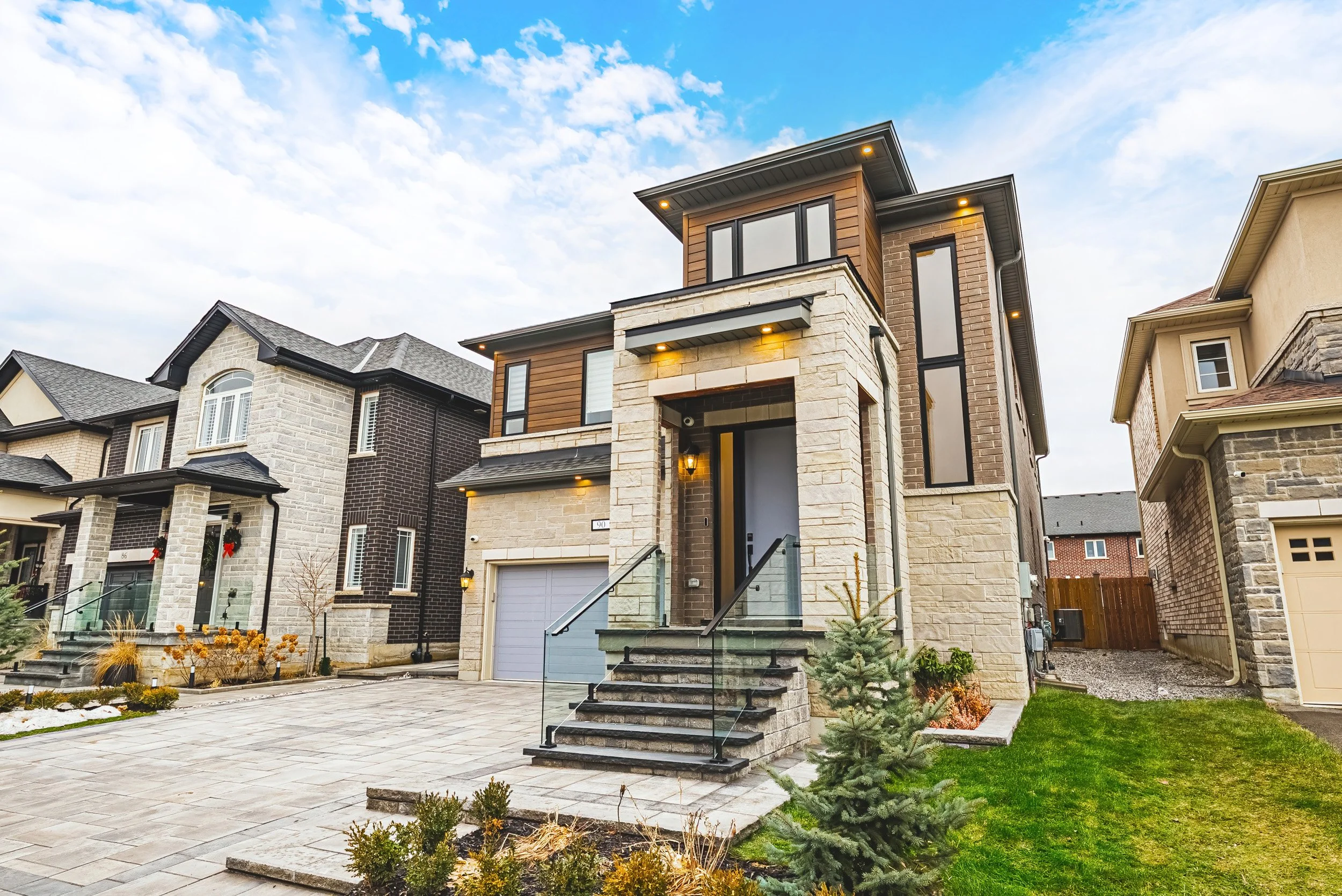 4 - 90 Robertson Rd, Ancaster.jpg