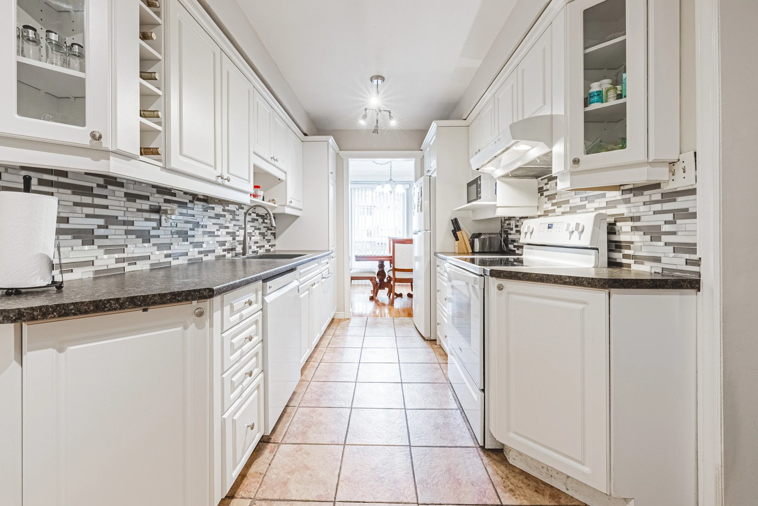 11 - 1576 Newlands Cres #60, Burlington.jpg