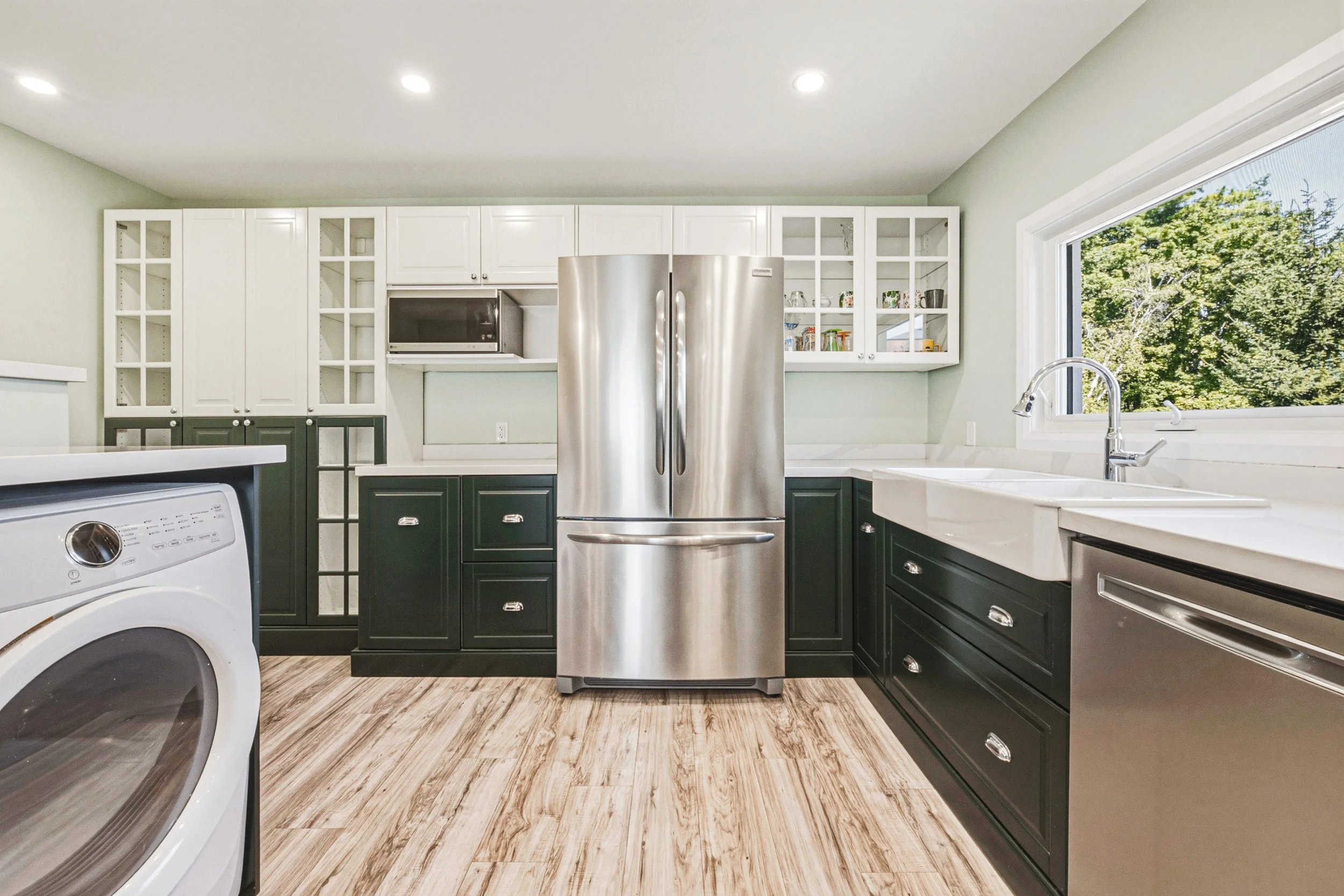 16 - 8 Ewen St, Kawartha Lakes.jpg