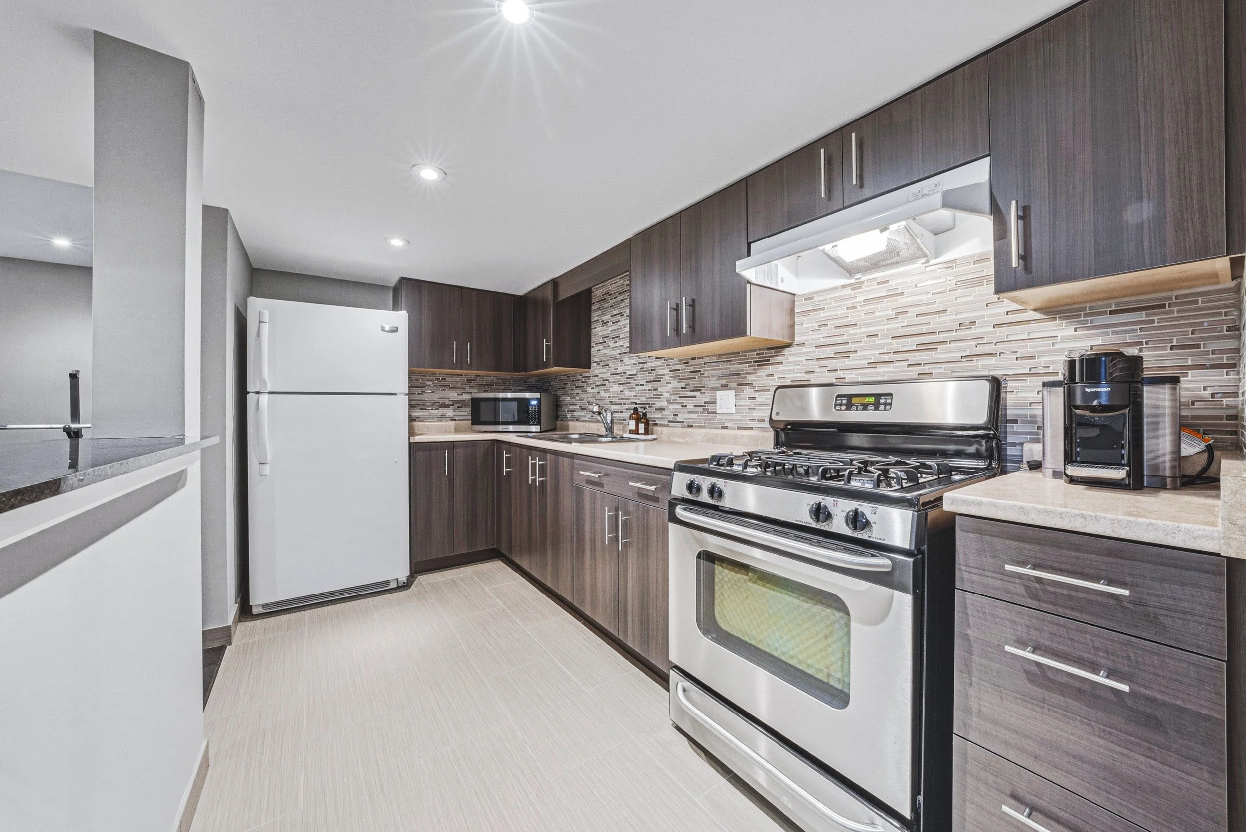 35 - 419 Dicenzo Dr, Hamilton.jpg