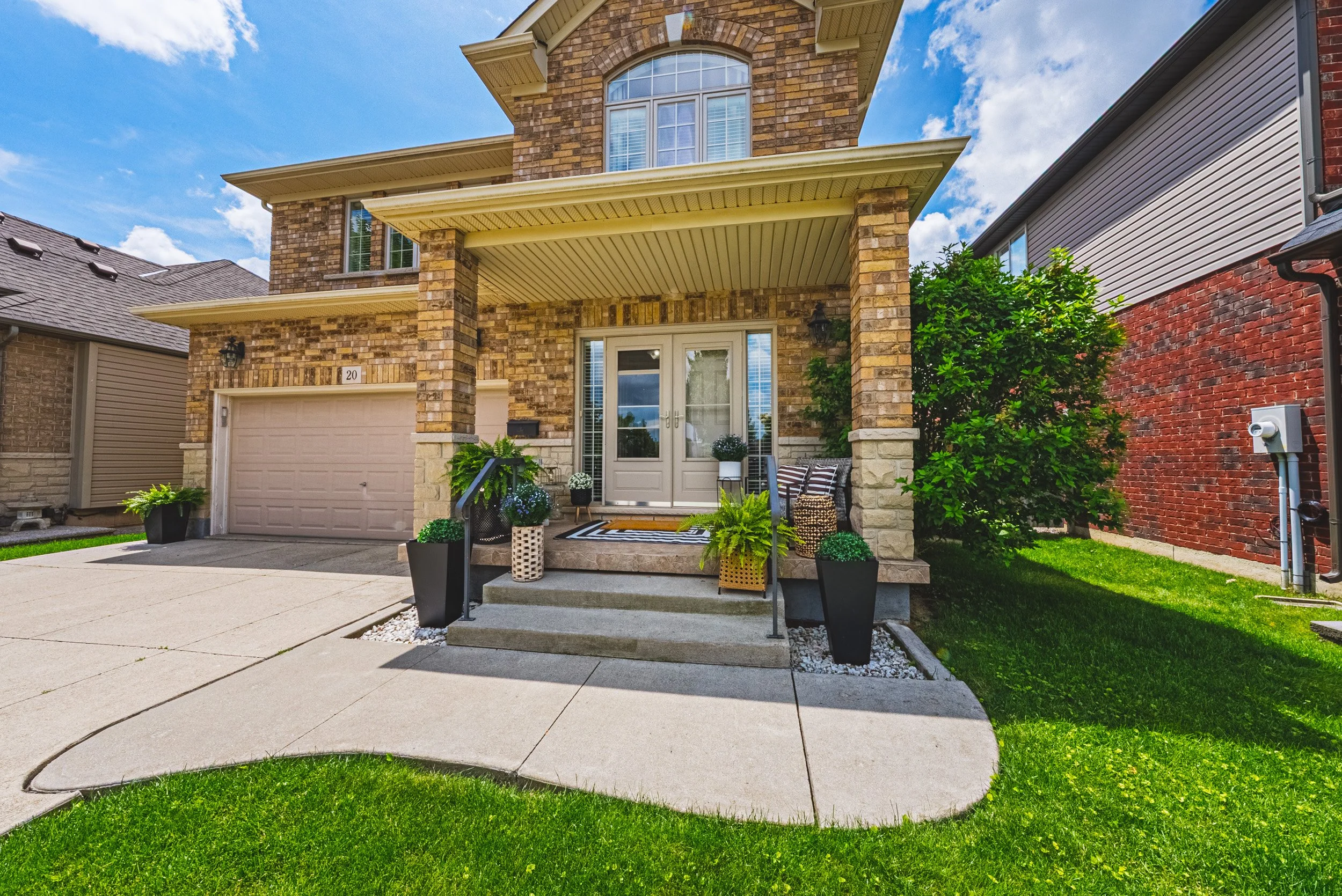 4 - 20 Degrow Cres, Binbrook.jpg