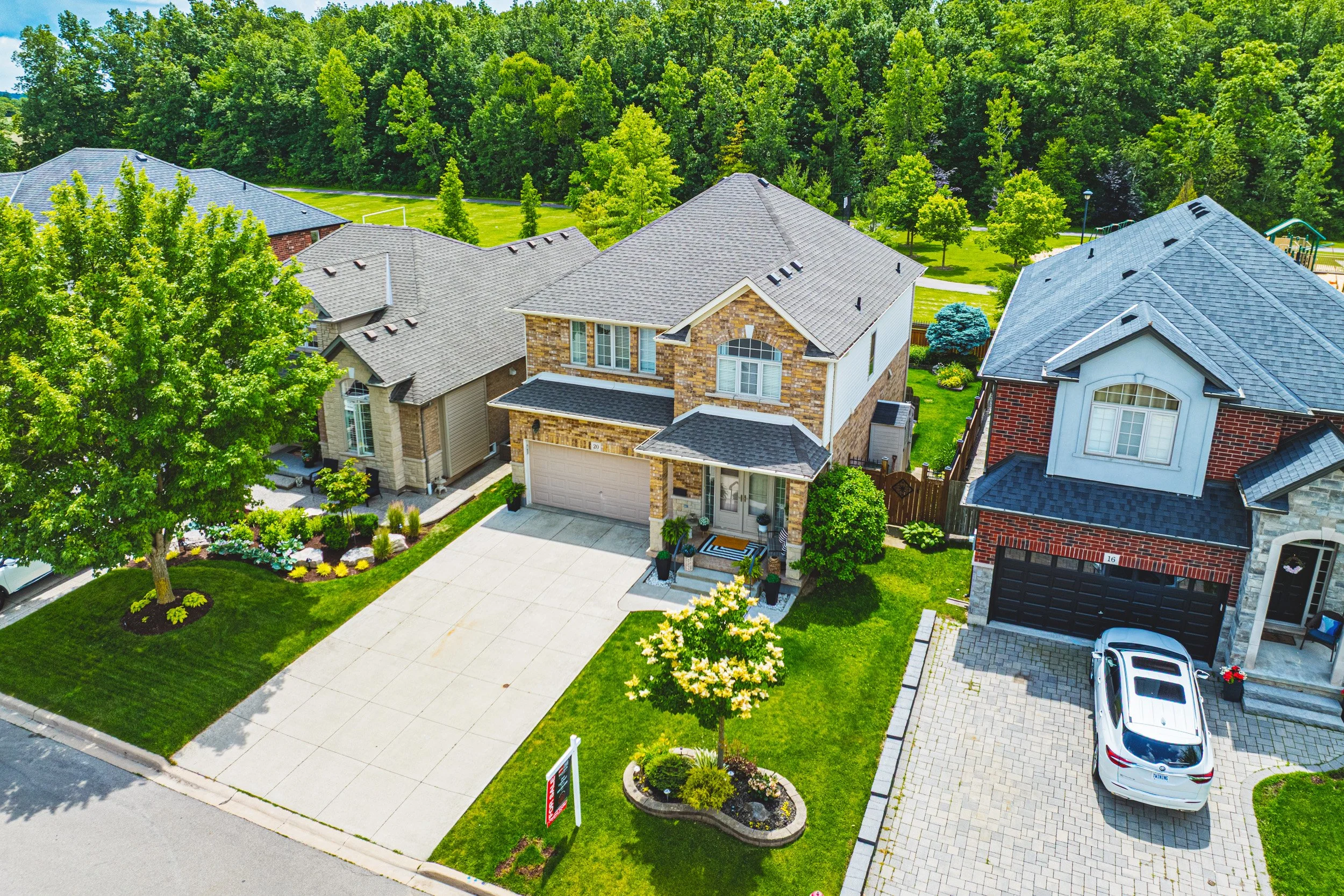 44 - 20 Degrow Cres, Binbrook.jpg