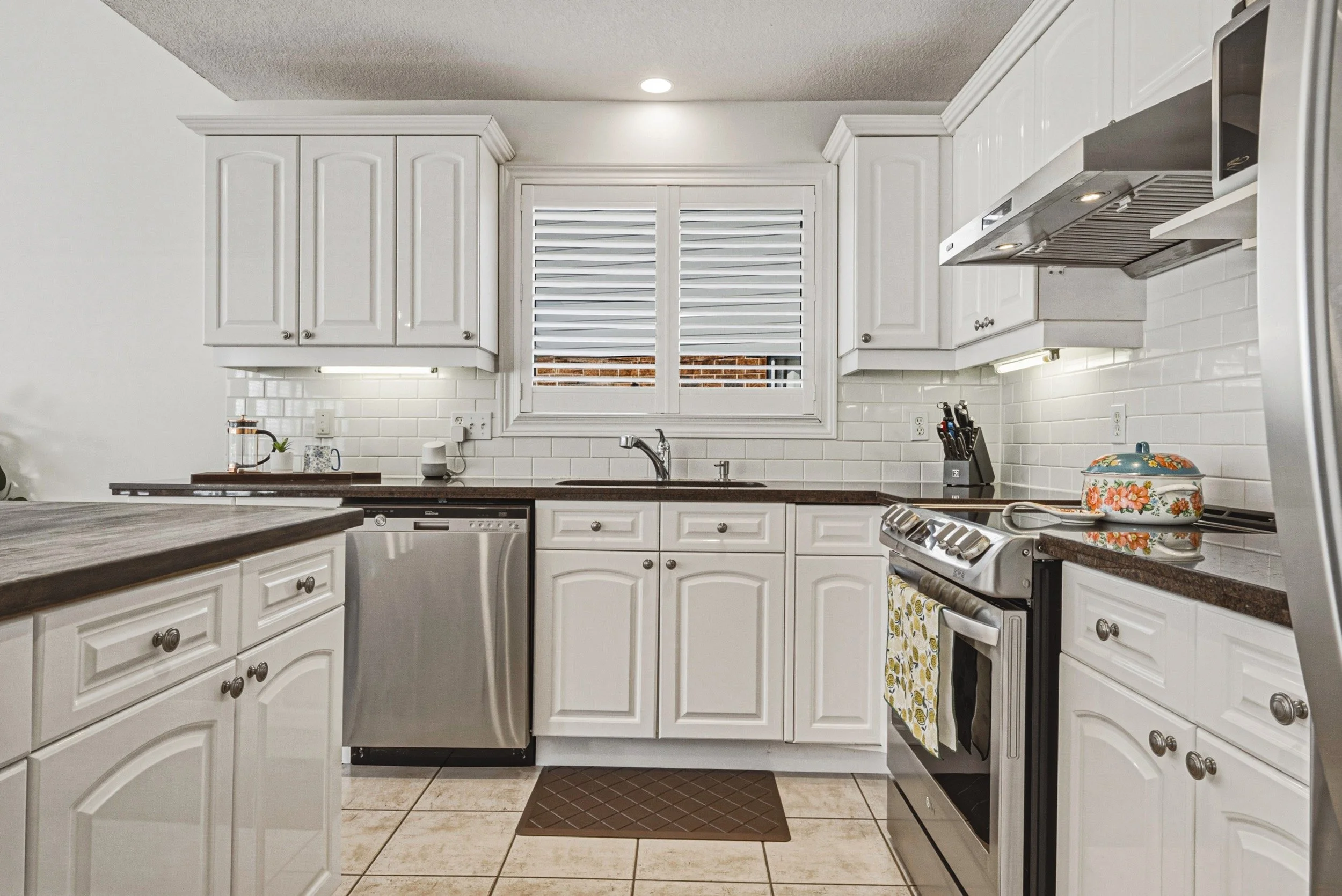 17 - 140 Country Club Dr, Cambridge.jpg