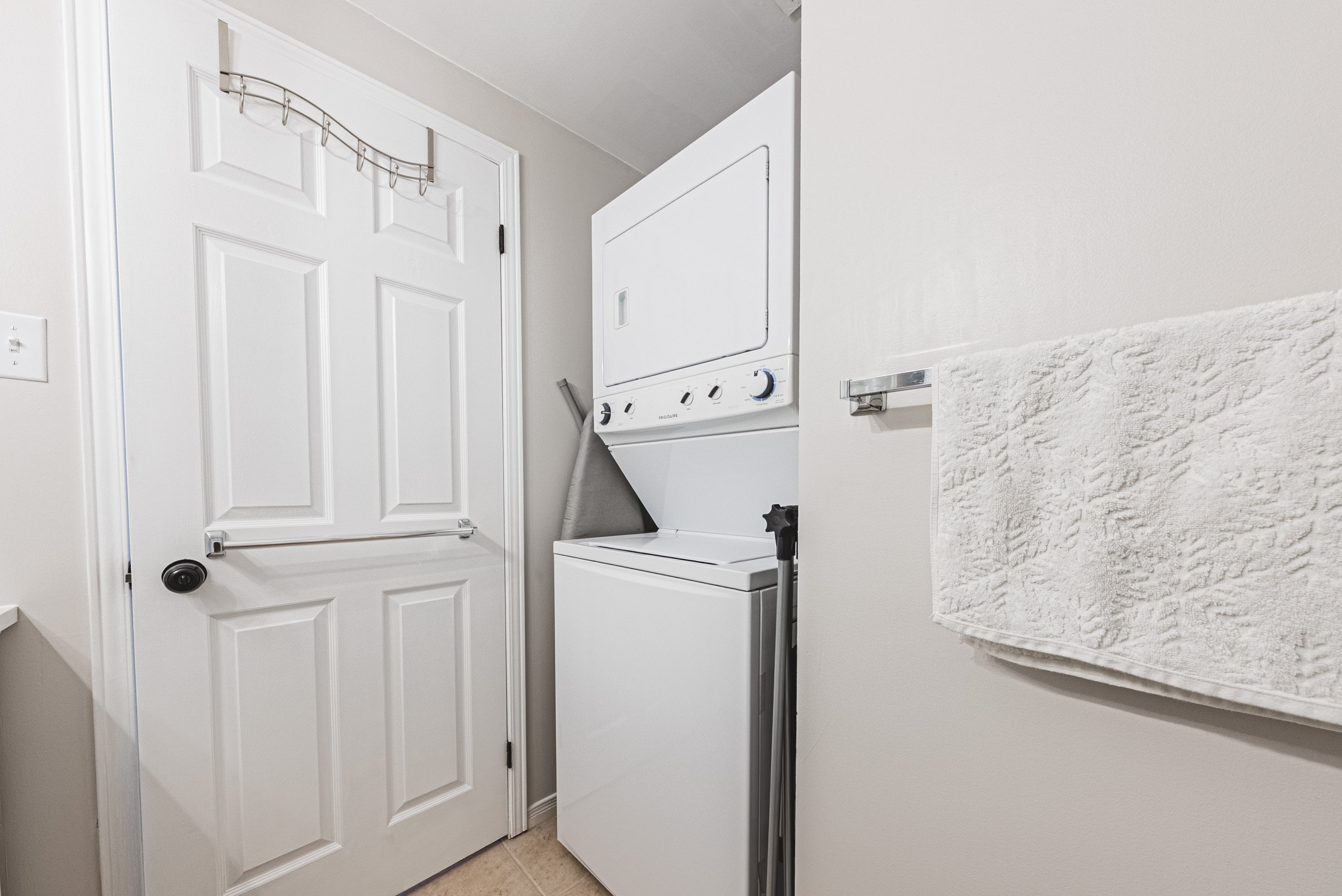 13 - 180 Limeridge Rd W #108, Hamilton.jpg