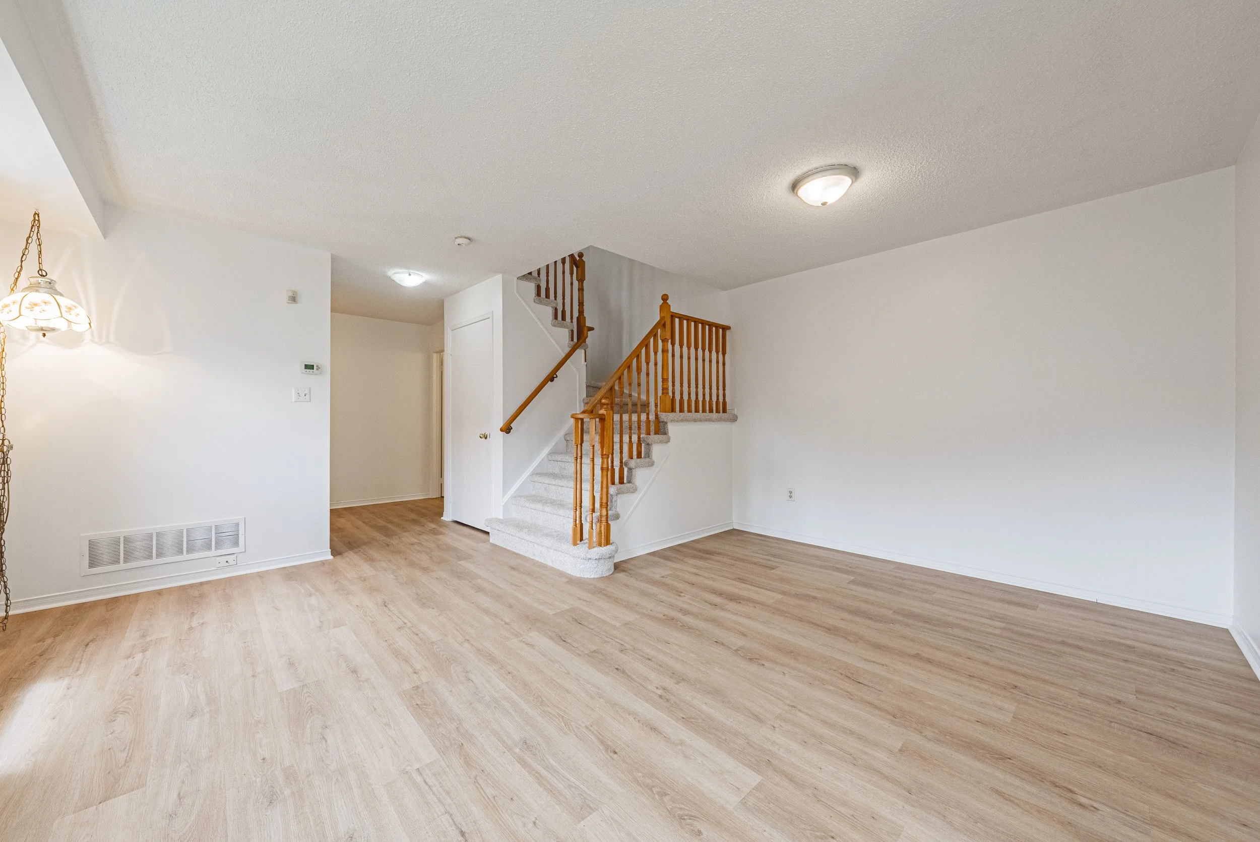 8 - 155 Saddletree Trail, Brampton.jpg