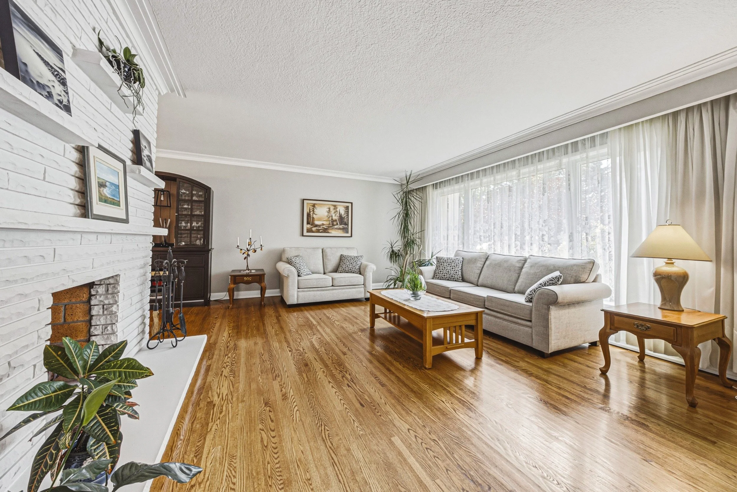 9 - 471 The Kingsway, Etobicoke.jpg