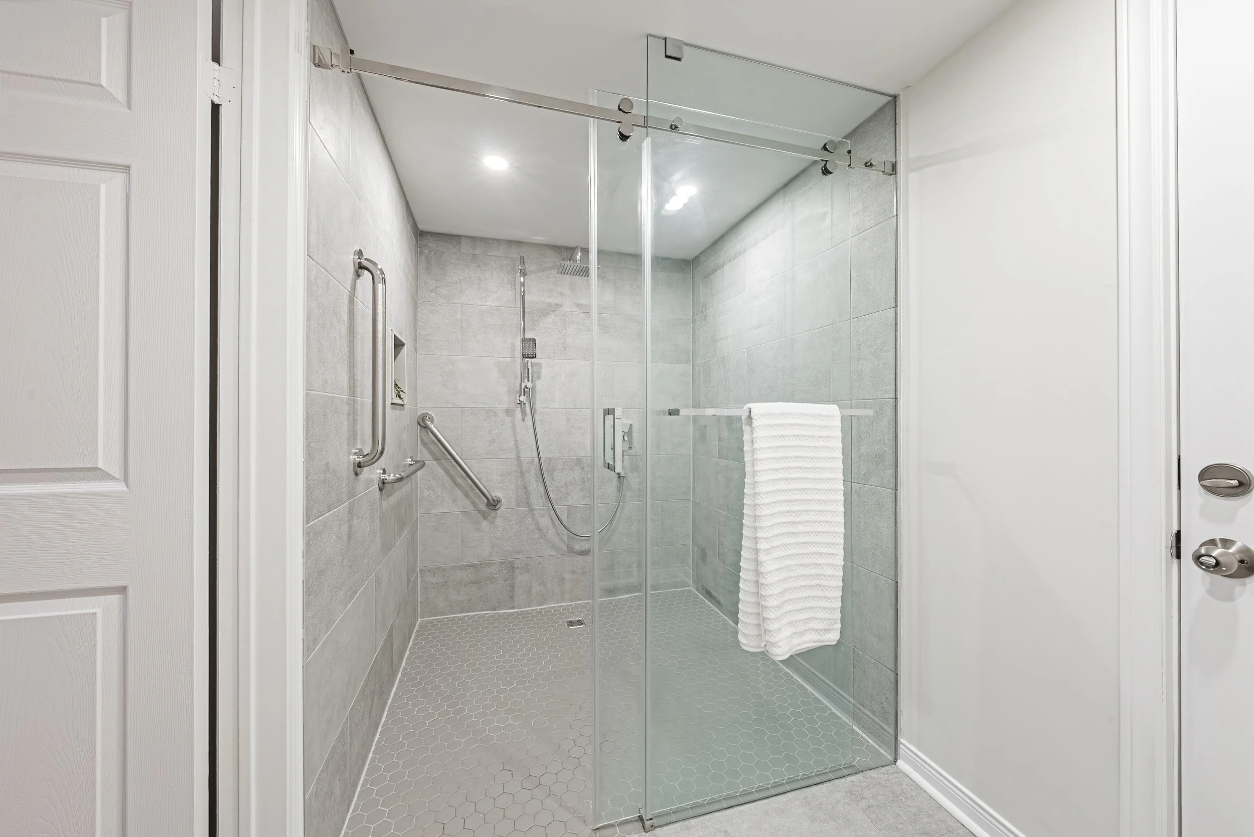 22 - 4153 Vermont Cres, Burlington.jpg