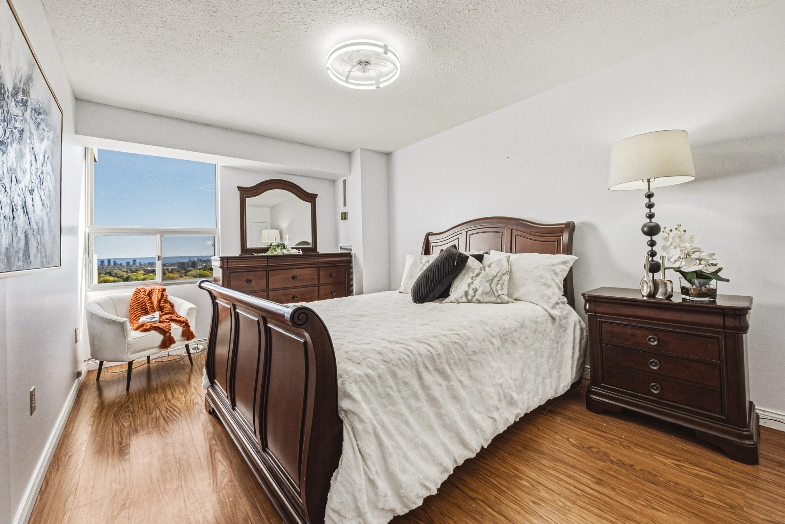 19 - 2055 Upper Middle Rd #1105, Burlington.jpg