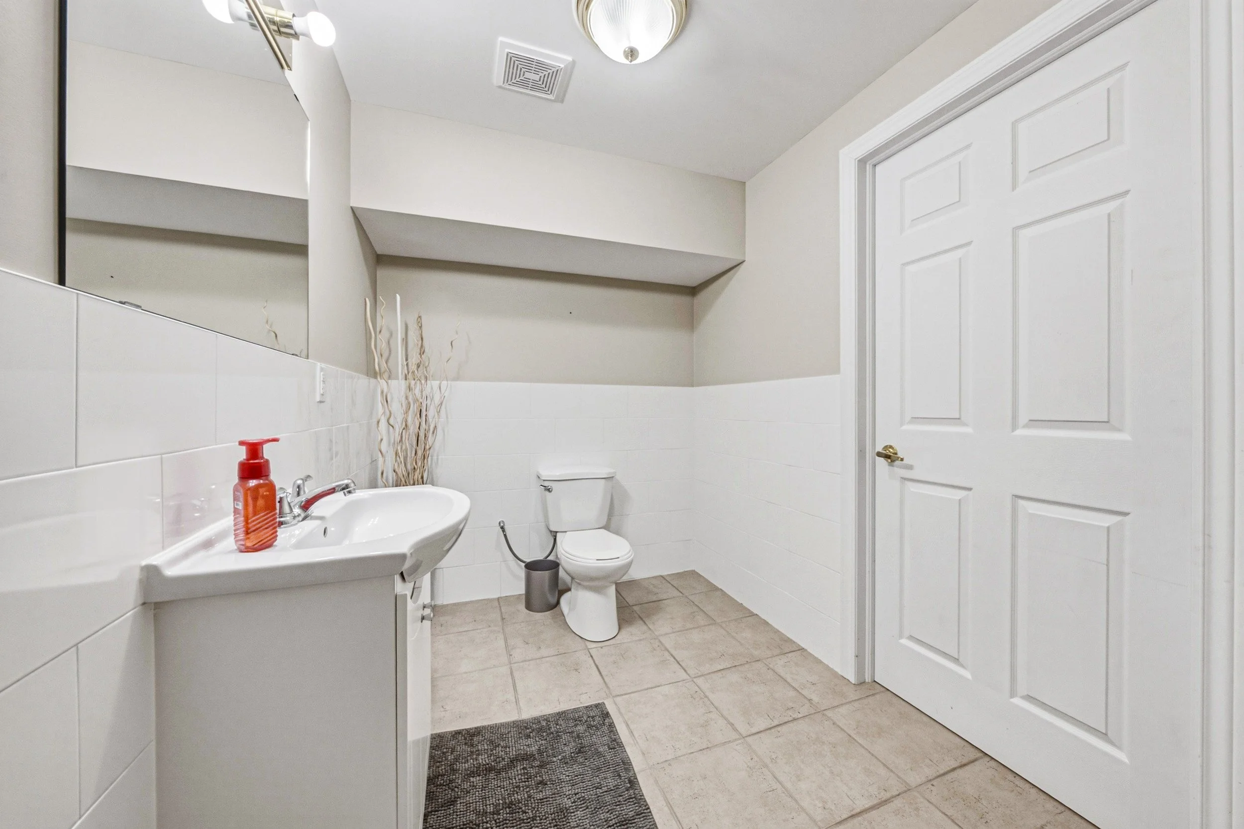 43 - 140 Country Club Dr, Cambridge.jpg