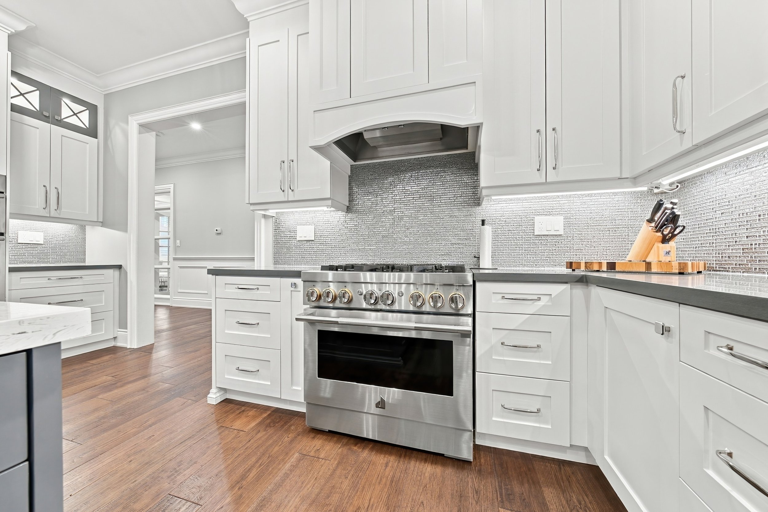 16 - 4369 Lakeshore Rd, Burlington.jpg