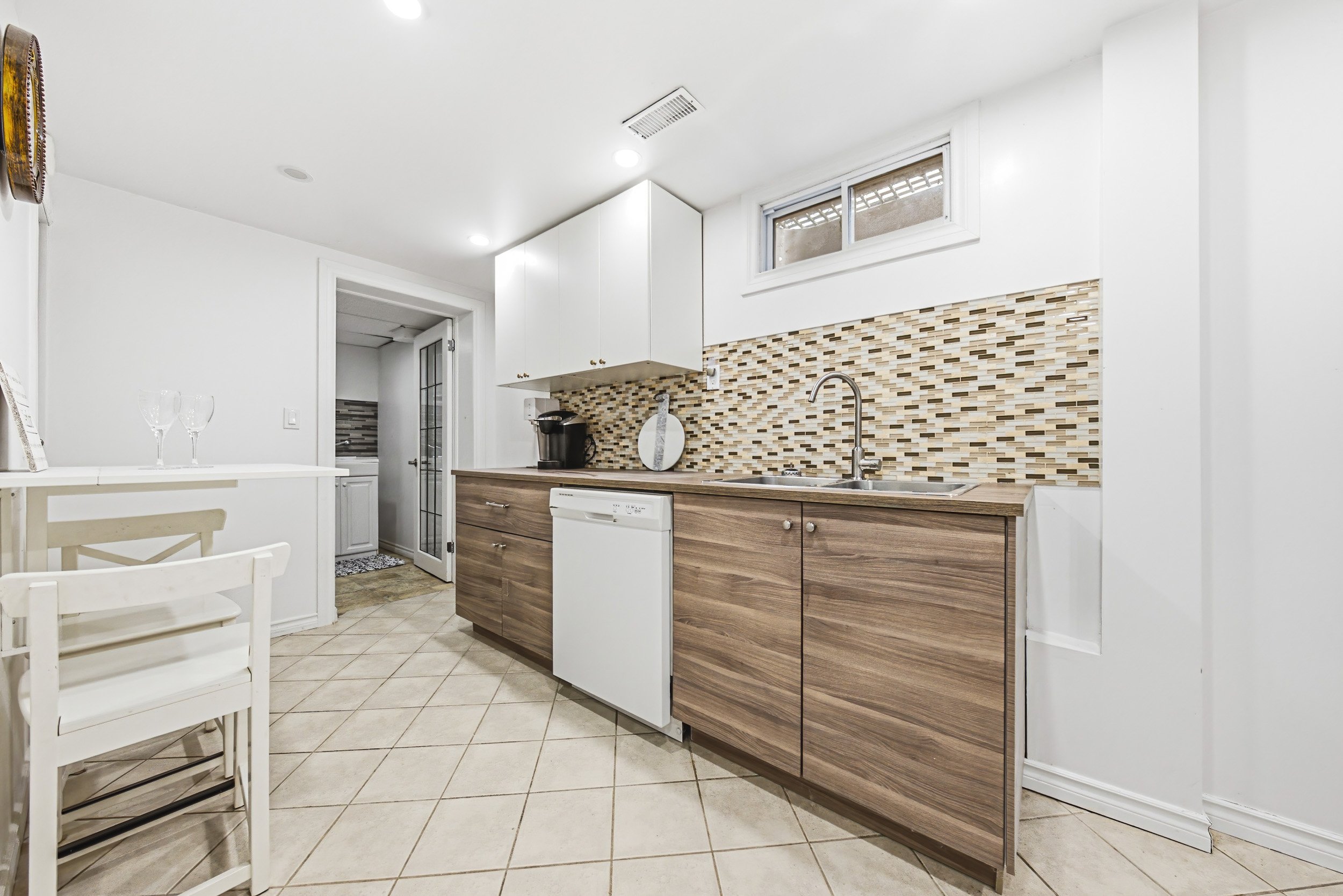 37 - 364 Fennell Ave W, Hamilton.jpg