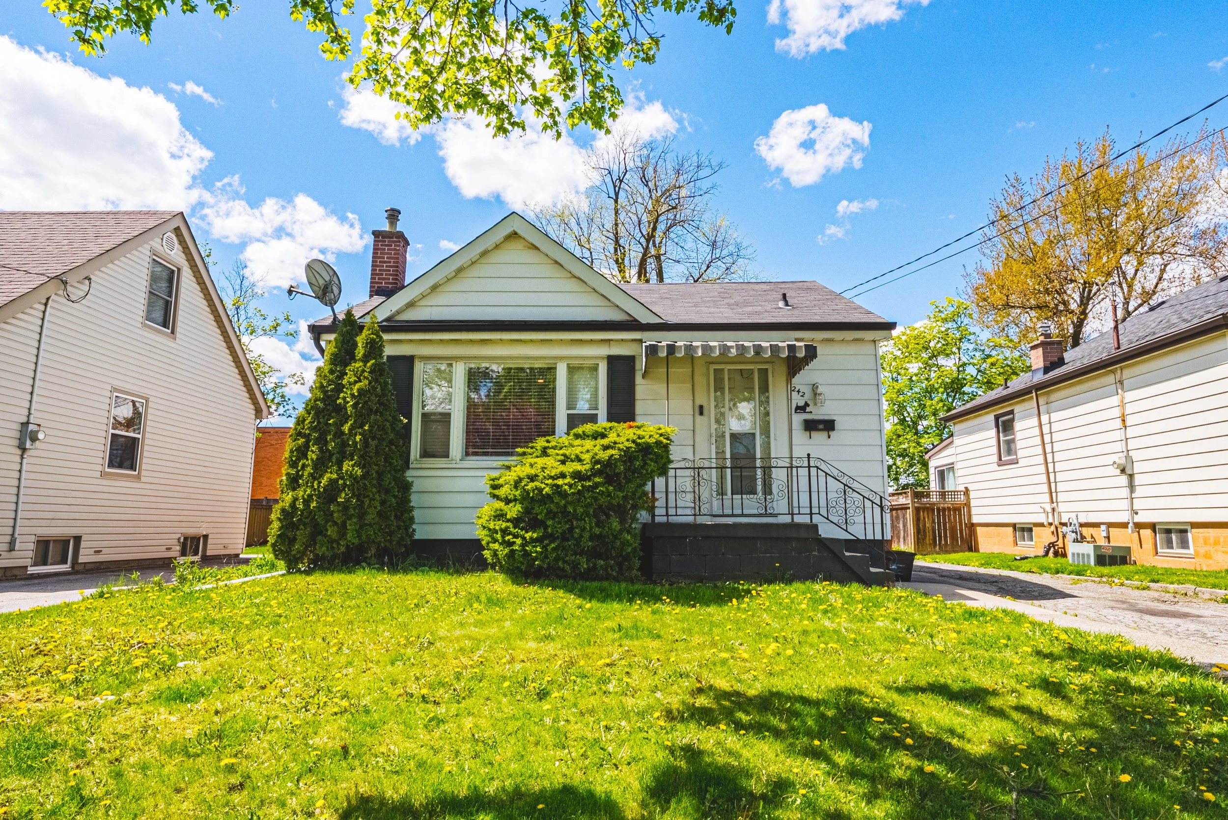 2 - 242 East 43rd St, Hamilton.jpg