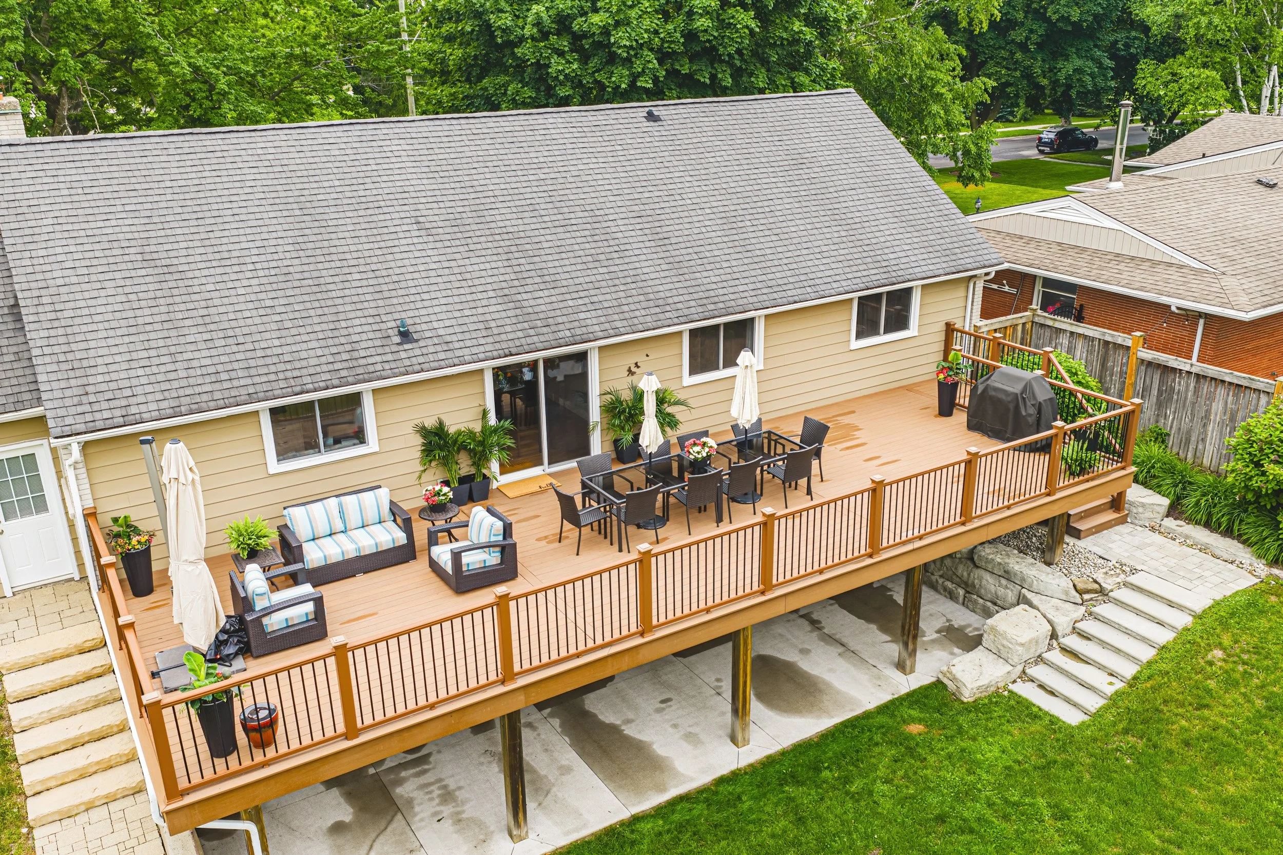 42 - 4897 Victoria Ave N, Vineland Station.jpg