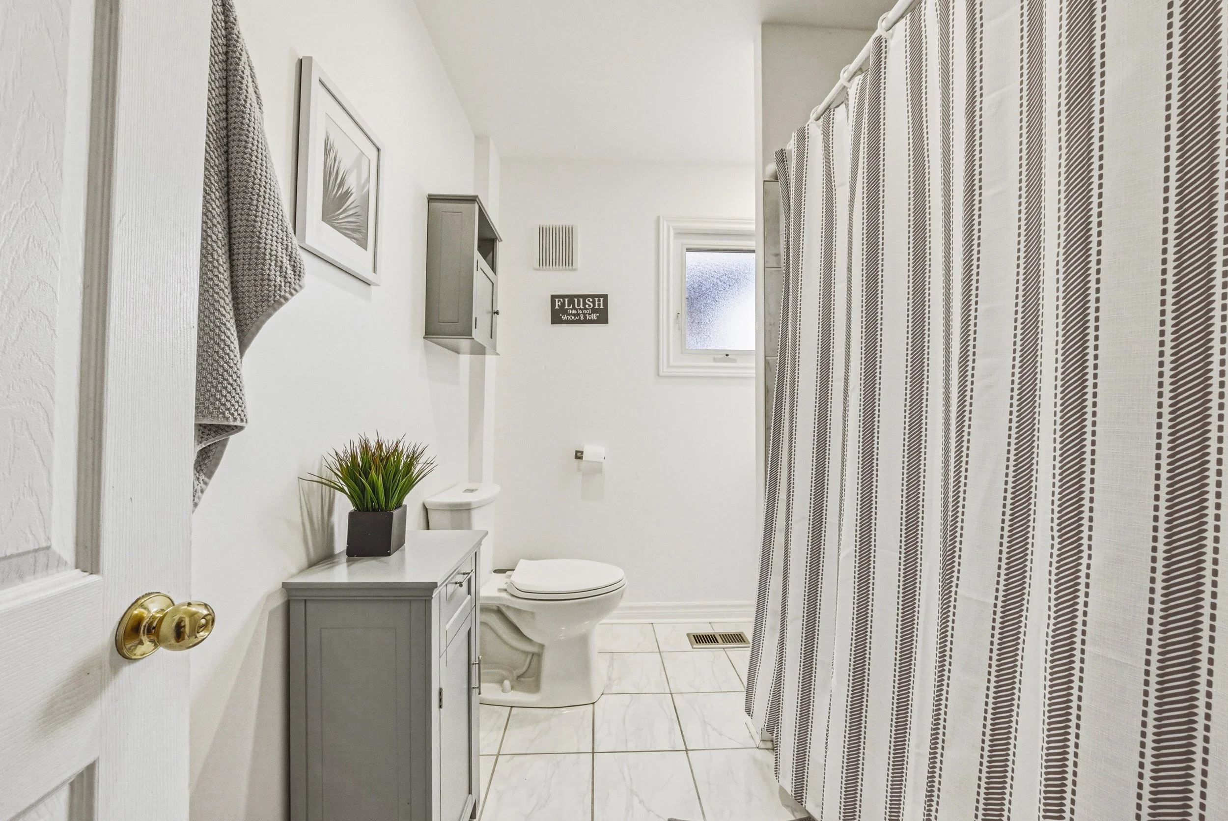 9 - 161 Ivon Ave, Hamilton.jpg
