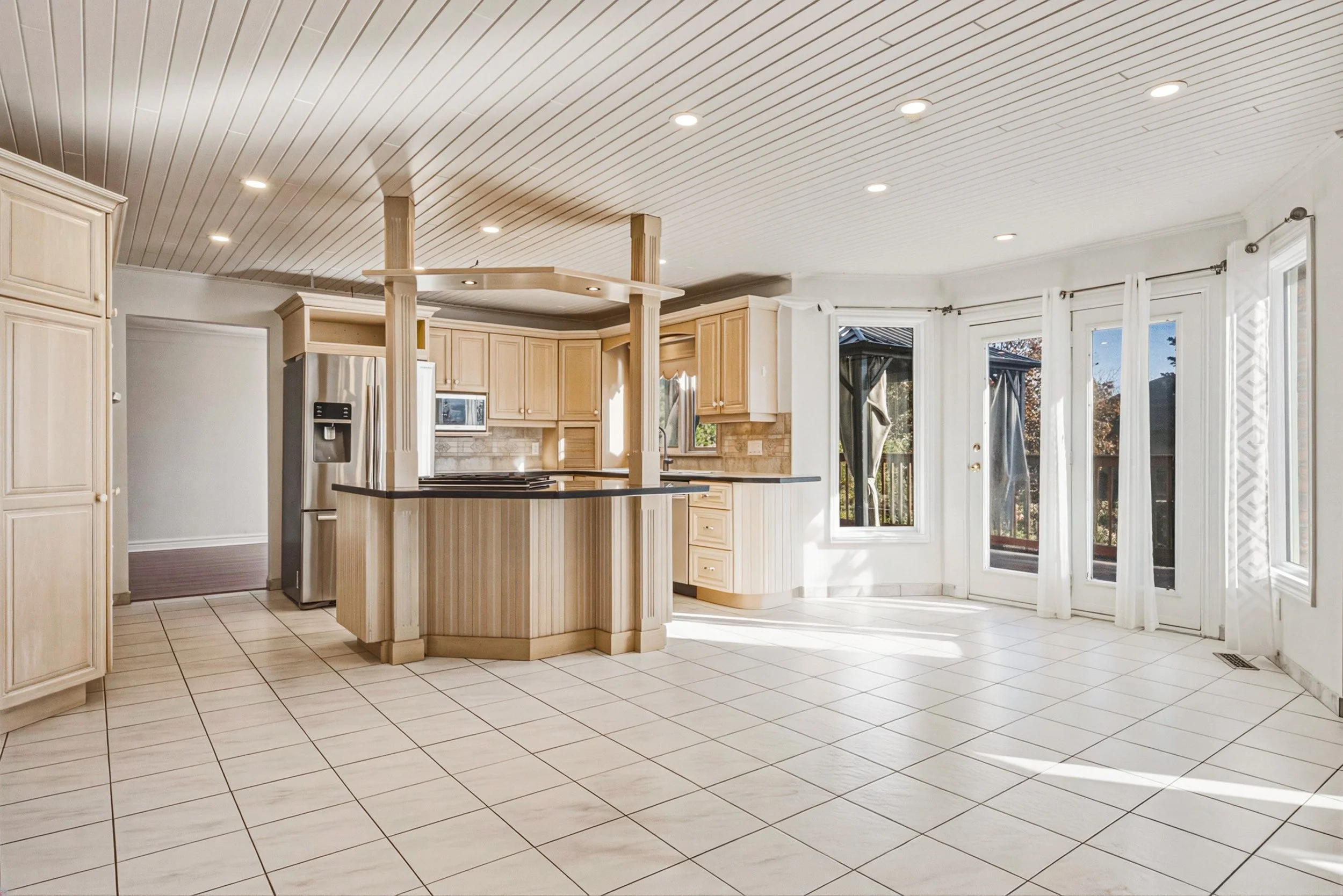 11 - 21 Moss Blvd, Dundas.jpg