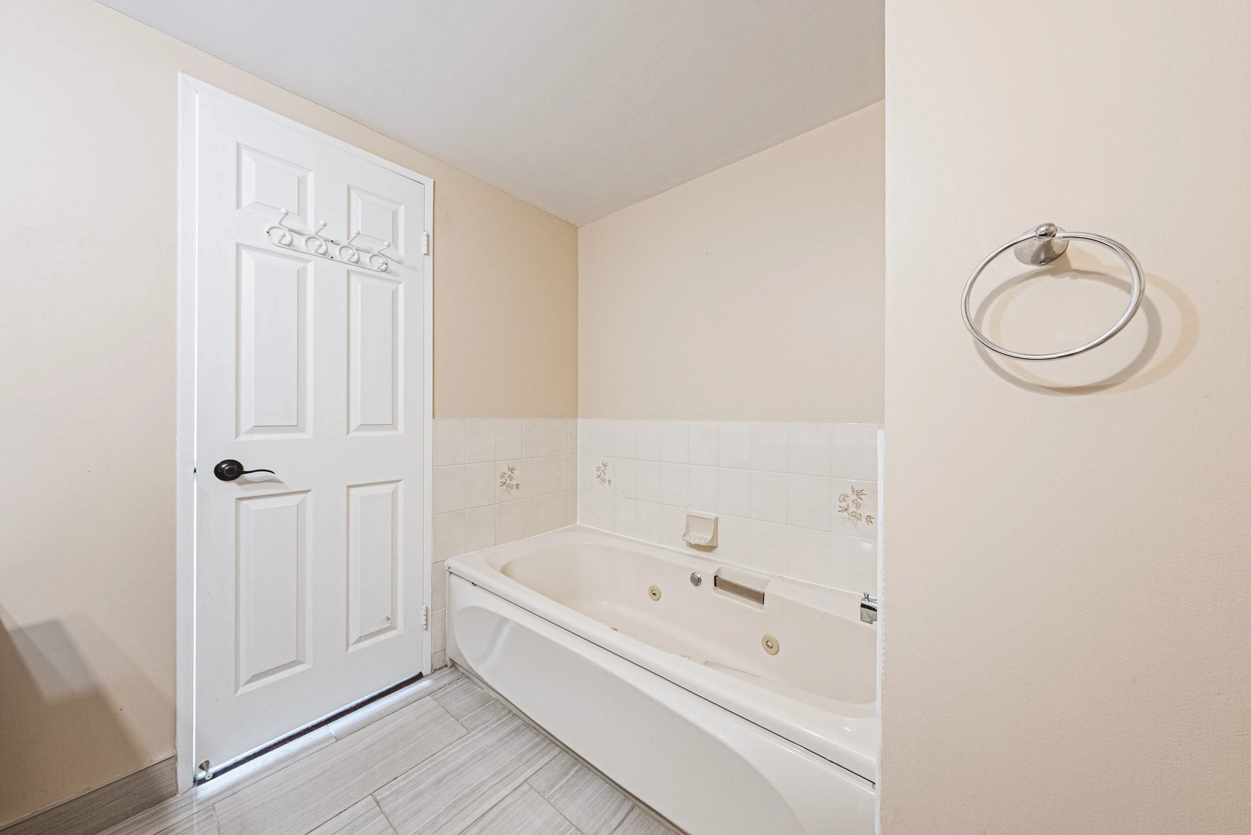 37 - 2155 Burnhamthorpe Rd W #1904, Mississauga.jpg