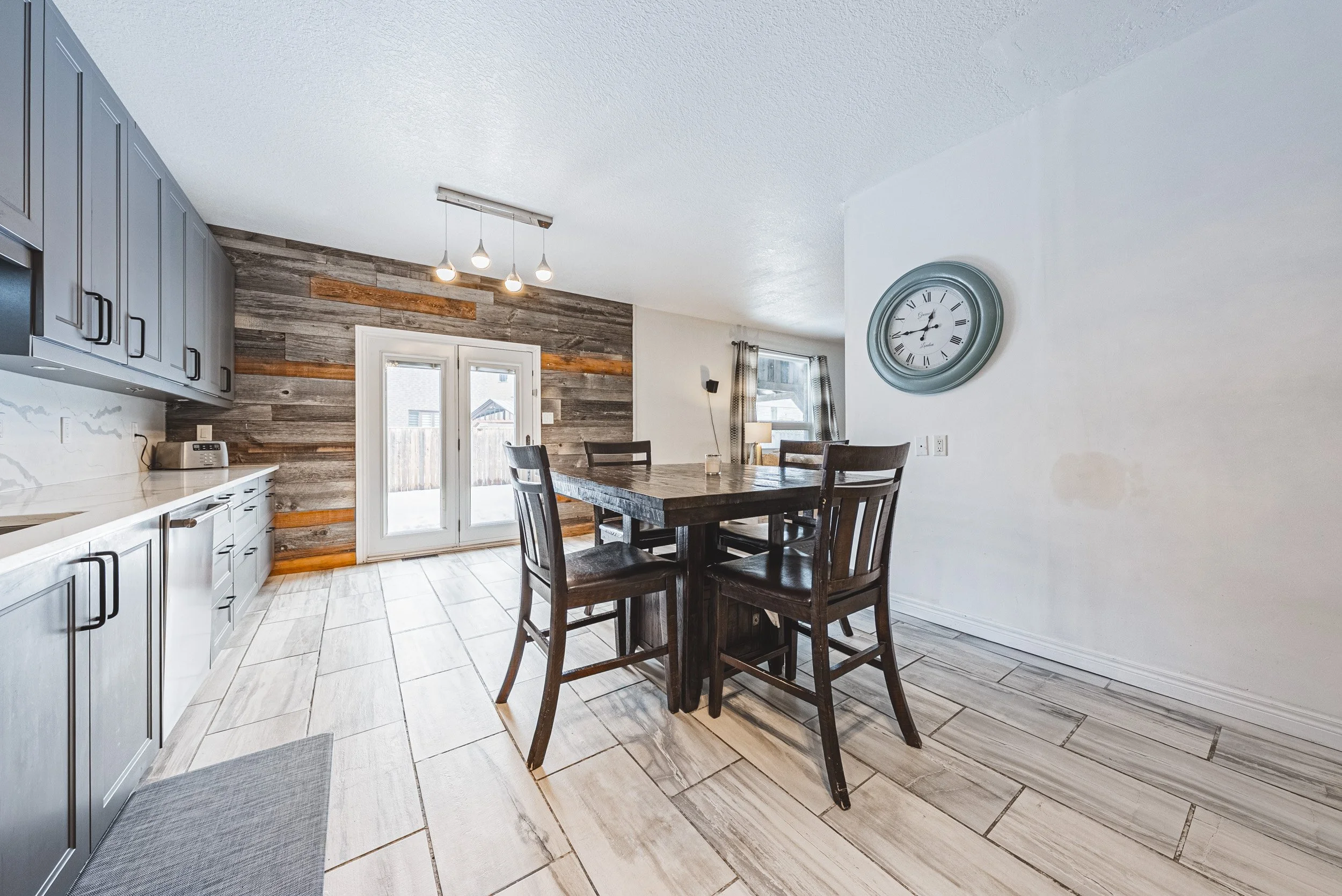 16 - 6 Second Rd W, Stoney Creek.jpg