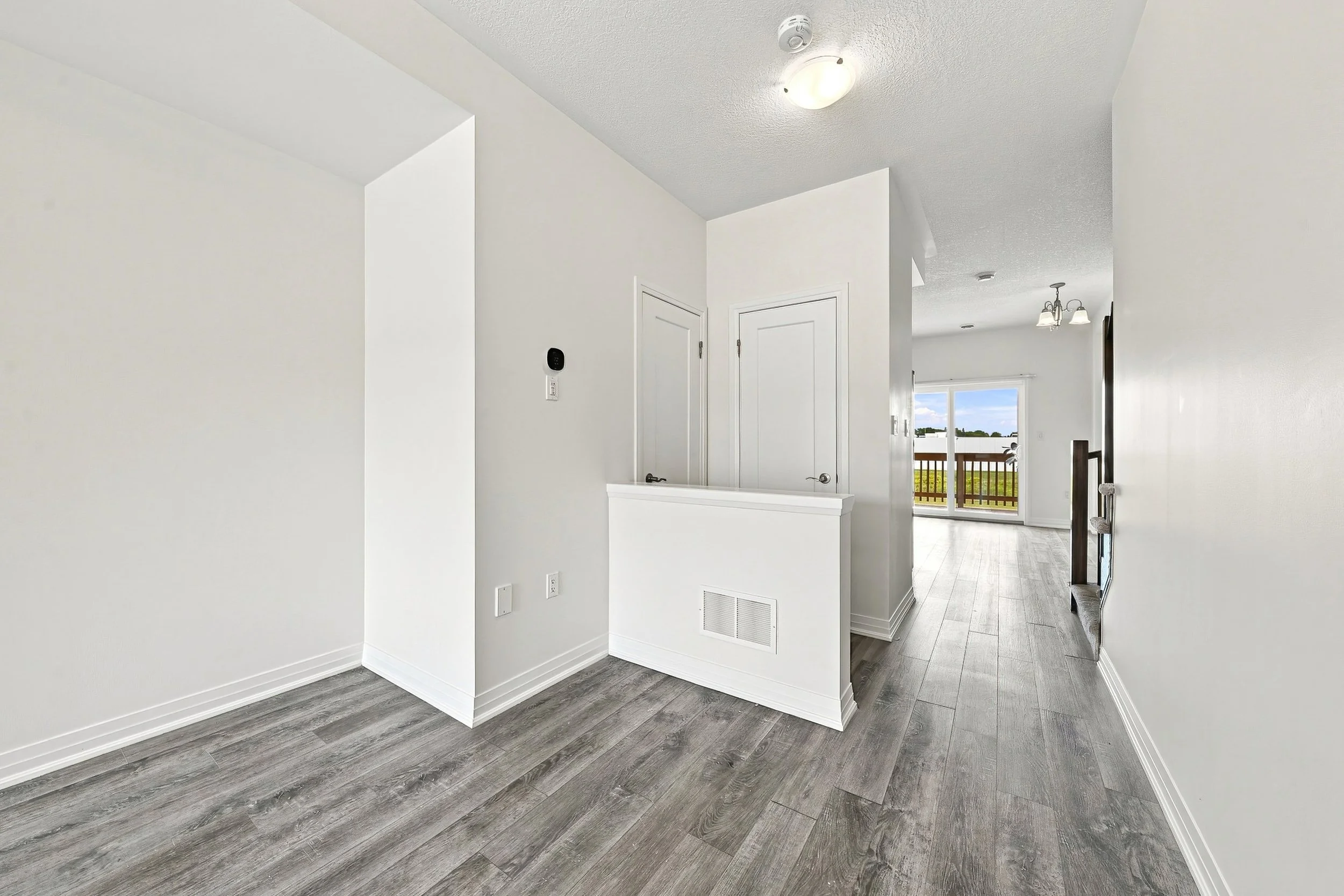 9 - 94 Laguna Village Cres, Hamilton.jpg