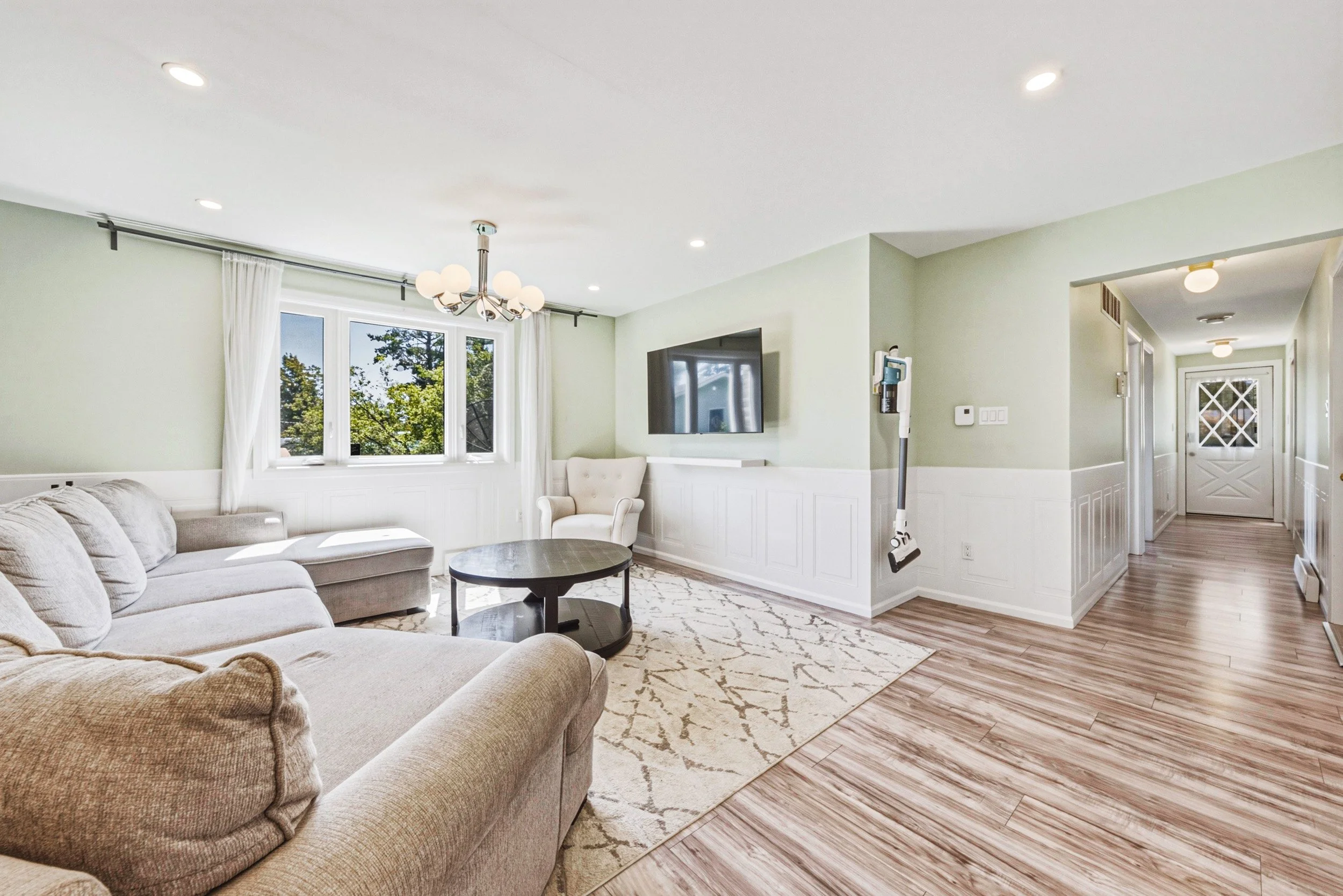 11 - 8 Ewen St, Kawartha Lakes.jpg