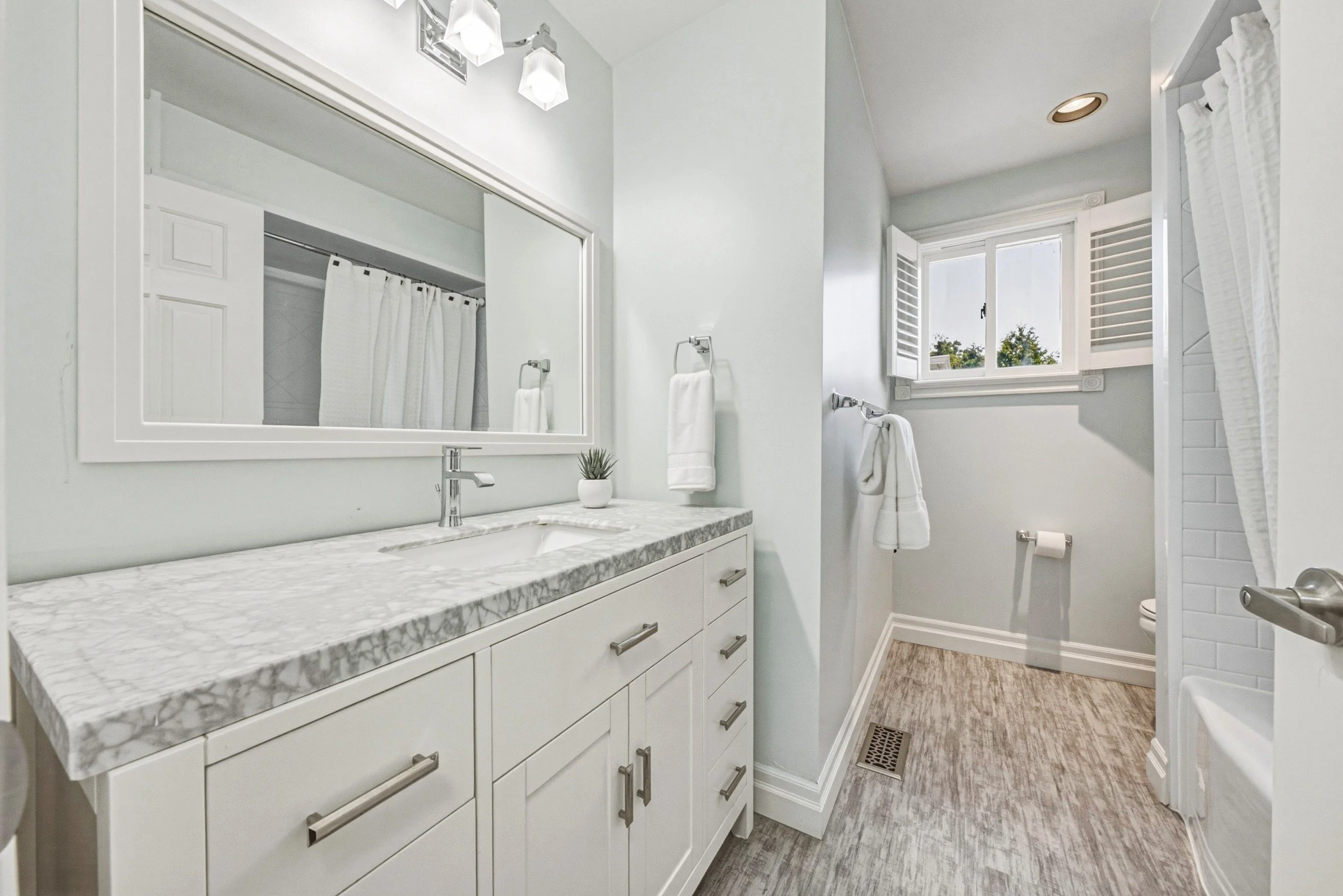 14 - 2206 Donald Rd, Burlington.jpg