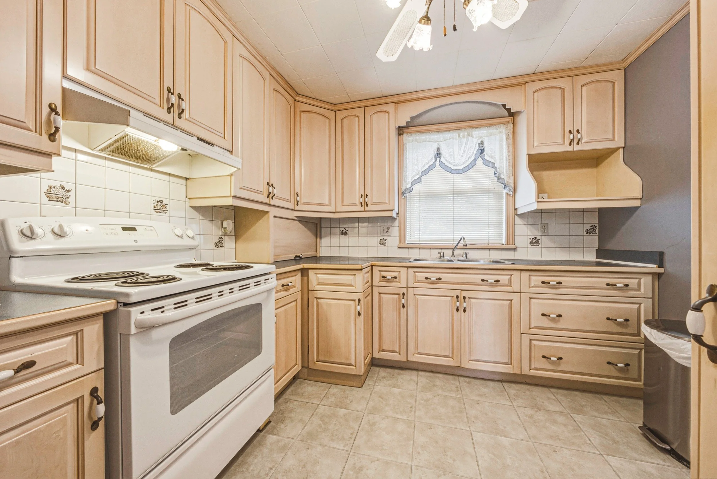 11 - 2345 Gibbon St, Burlington.jpg