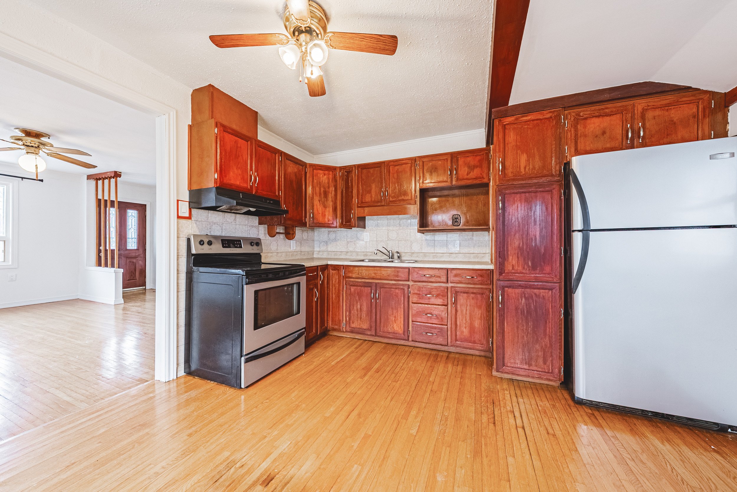 10 - 1124 Dunsmure, Hamilton.jpg