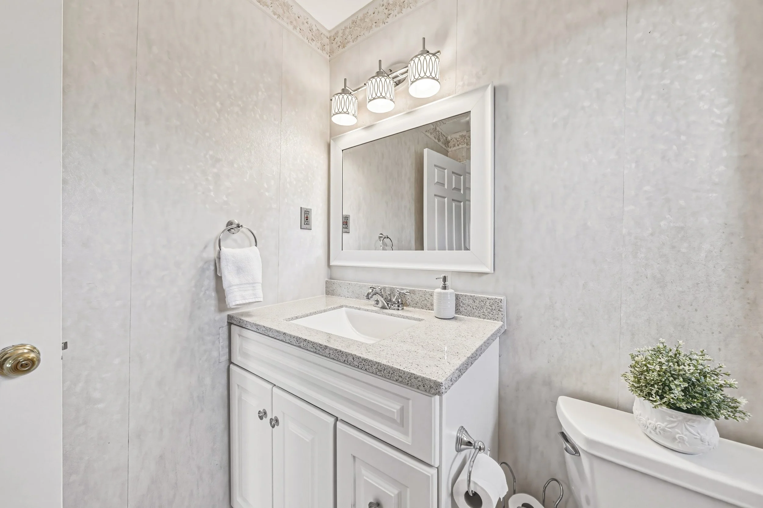 21 - 565 Stone Church Rd W, Hamilton.jpg