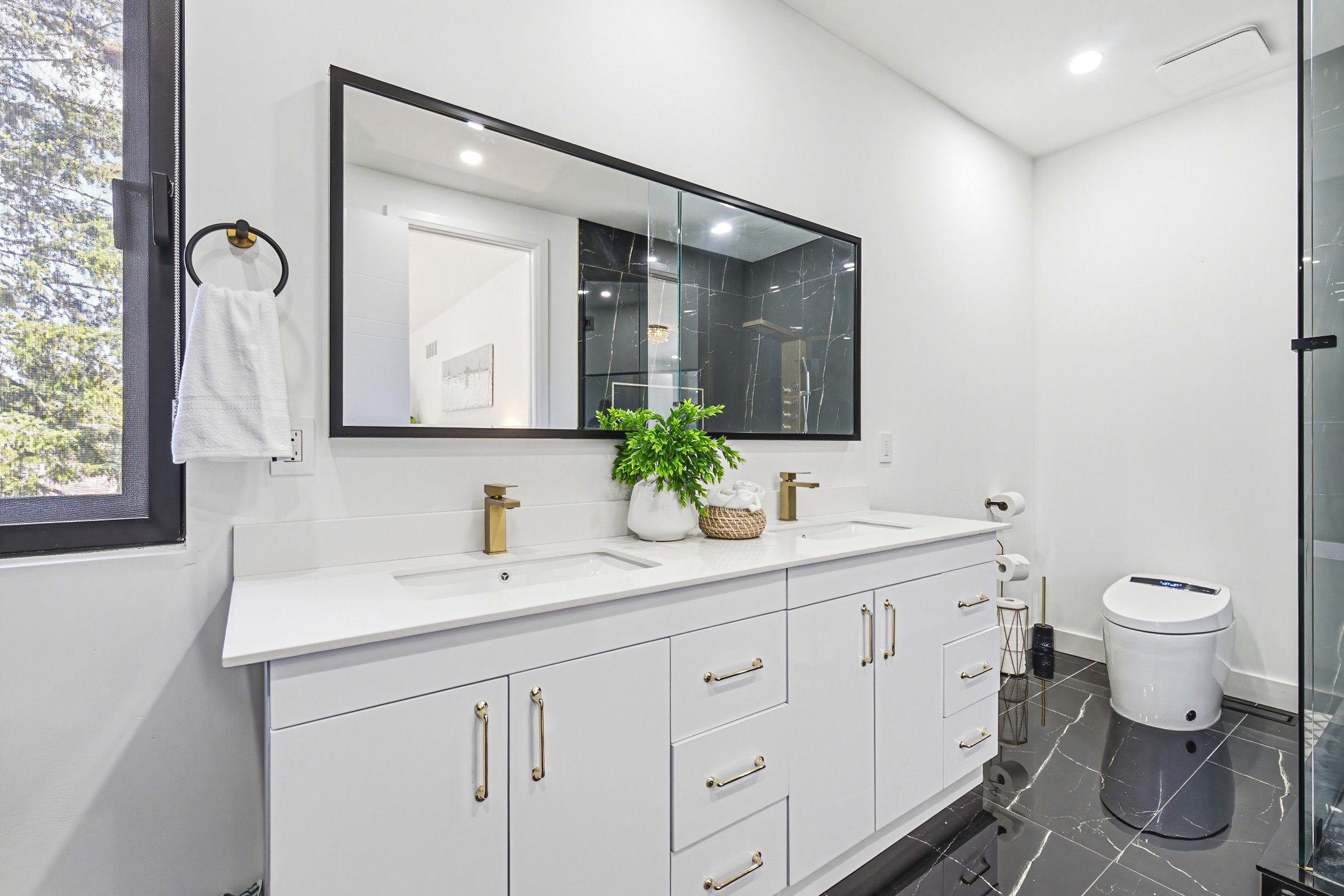 32 - 4511 Guelph Line, Burlington.jpg