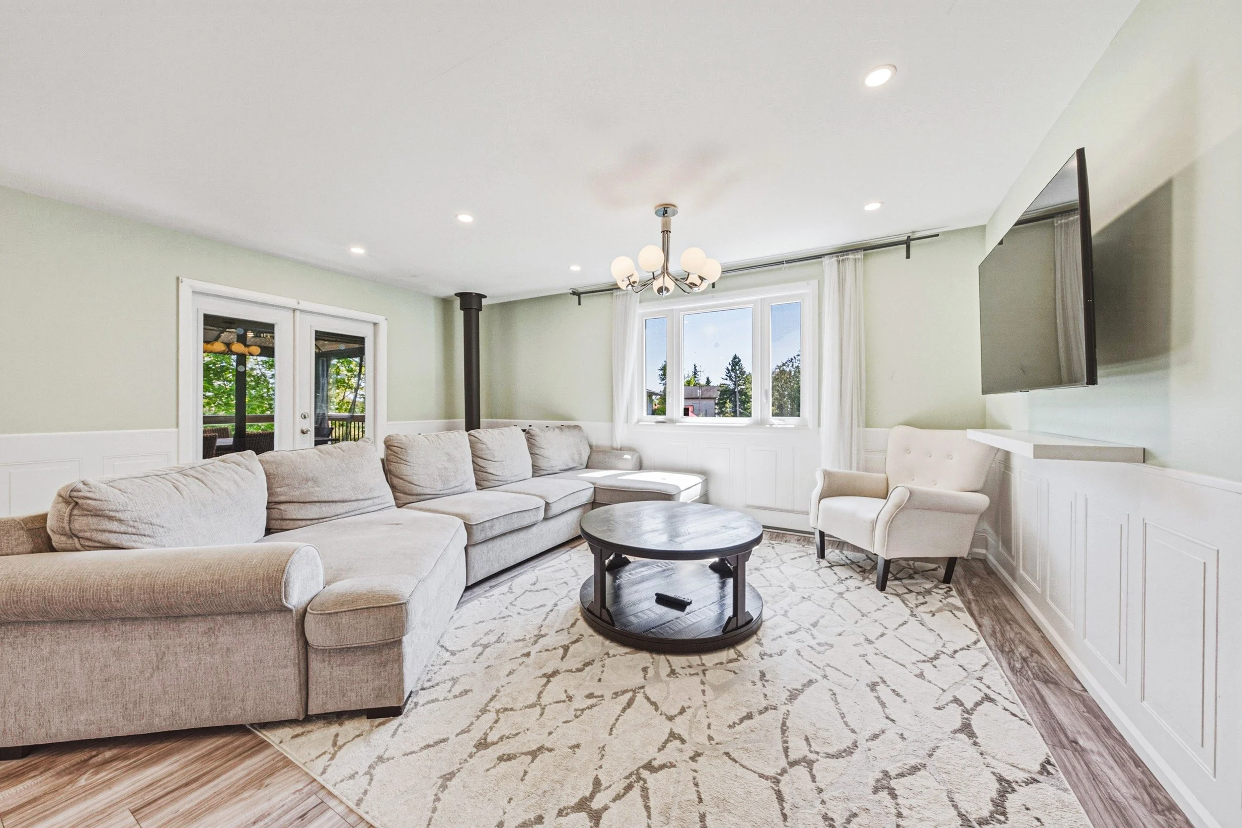 10 - 8 Ewen St, Kawartha Lakes.jpg