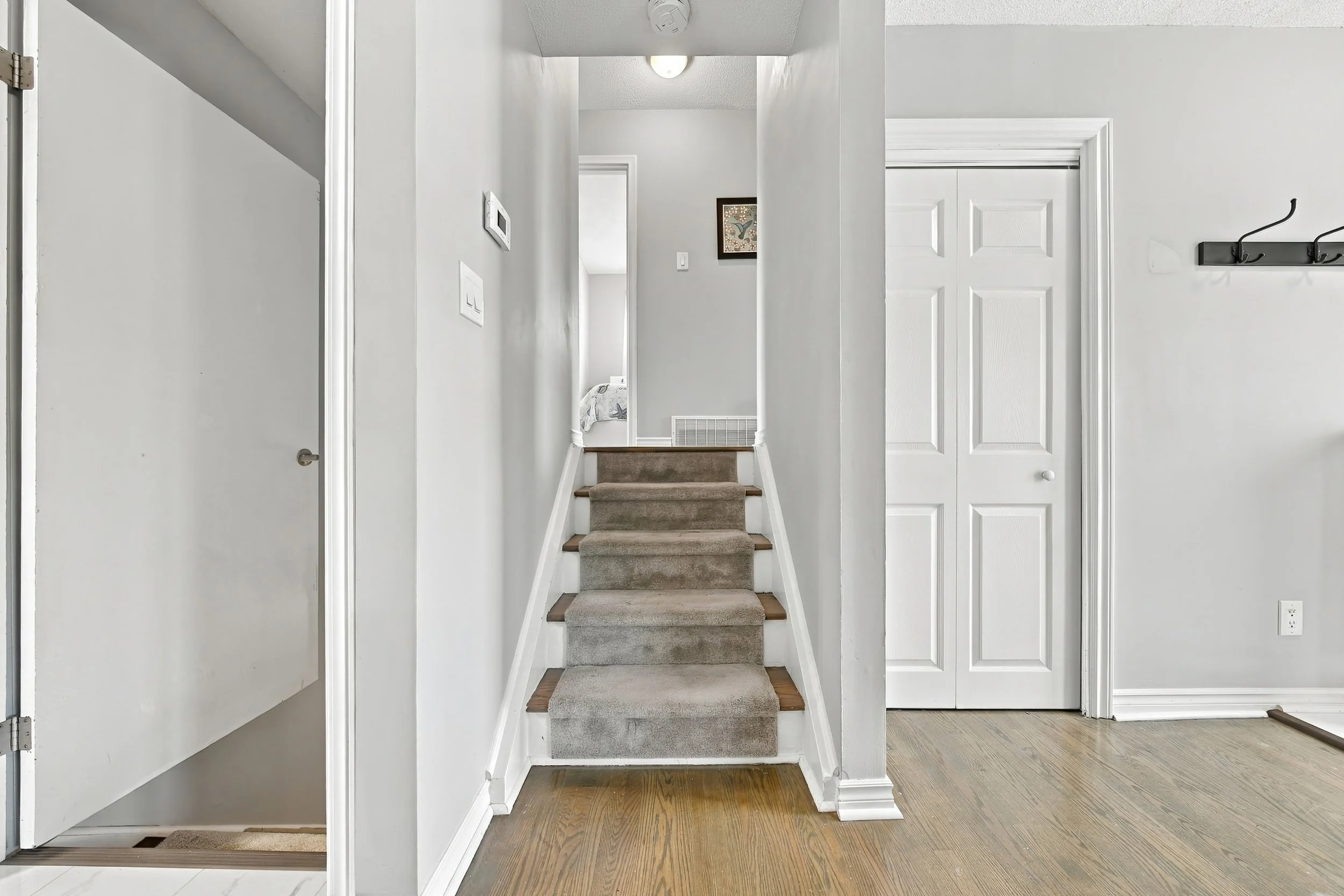 15 - 429 Limeridge Rd W, Hamilton.jpg