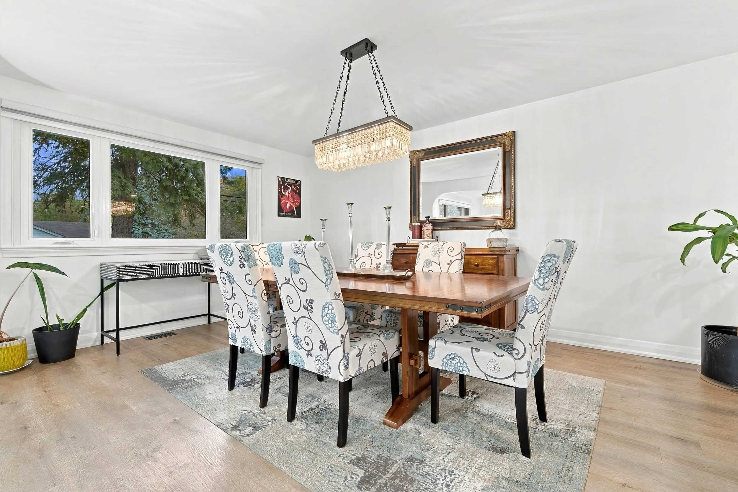 11 - 915 Tanager Ave, Burlington.jpg