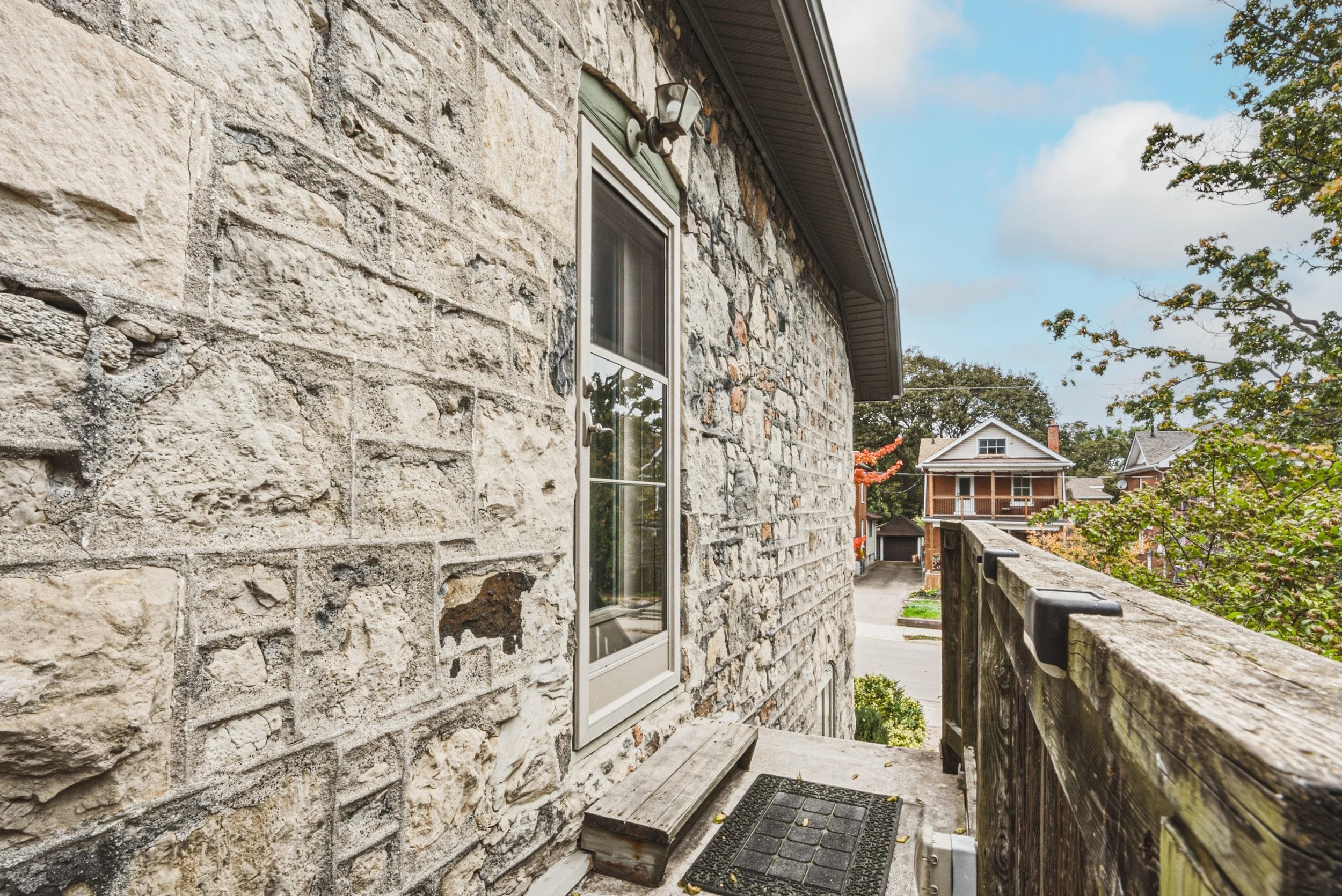 24 - 75 Pollock Ave, Cambridge.jpg