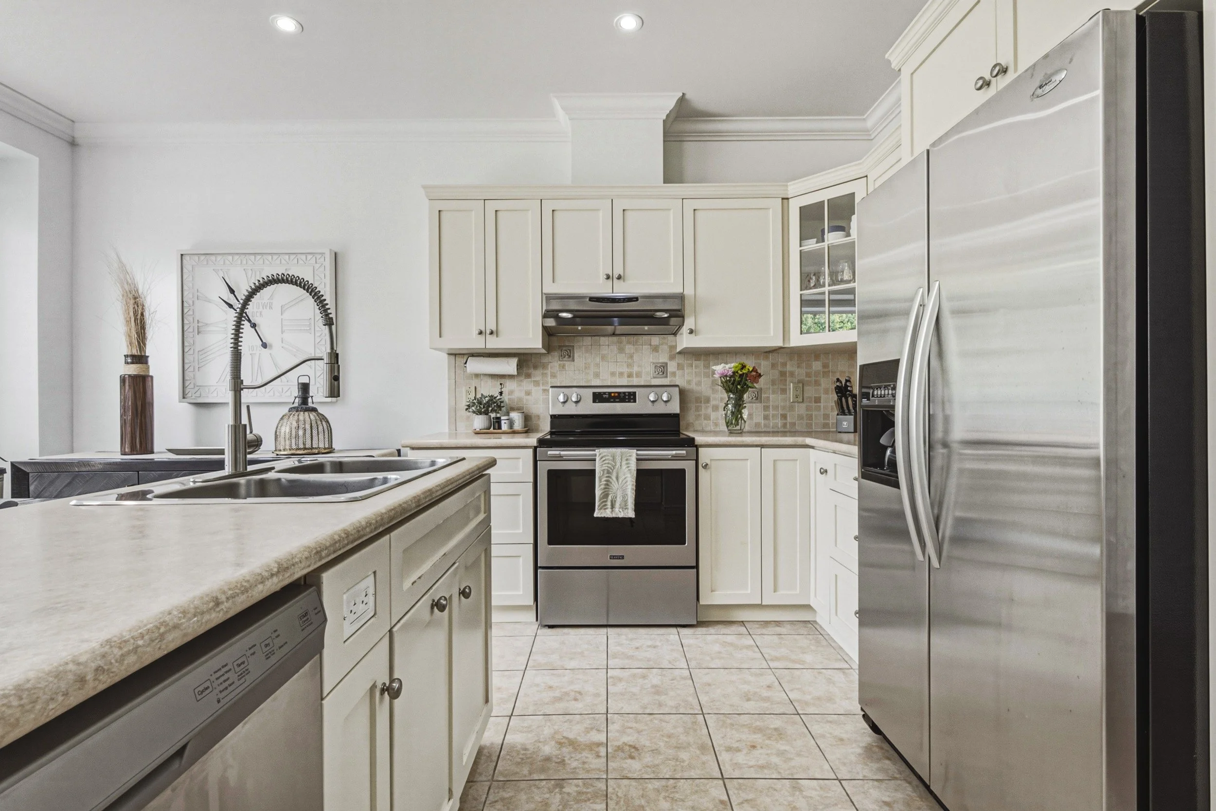 13 - 20 Degrow Cres, Binbrook.jpg
