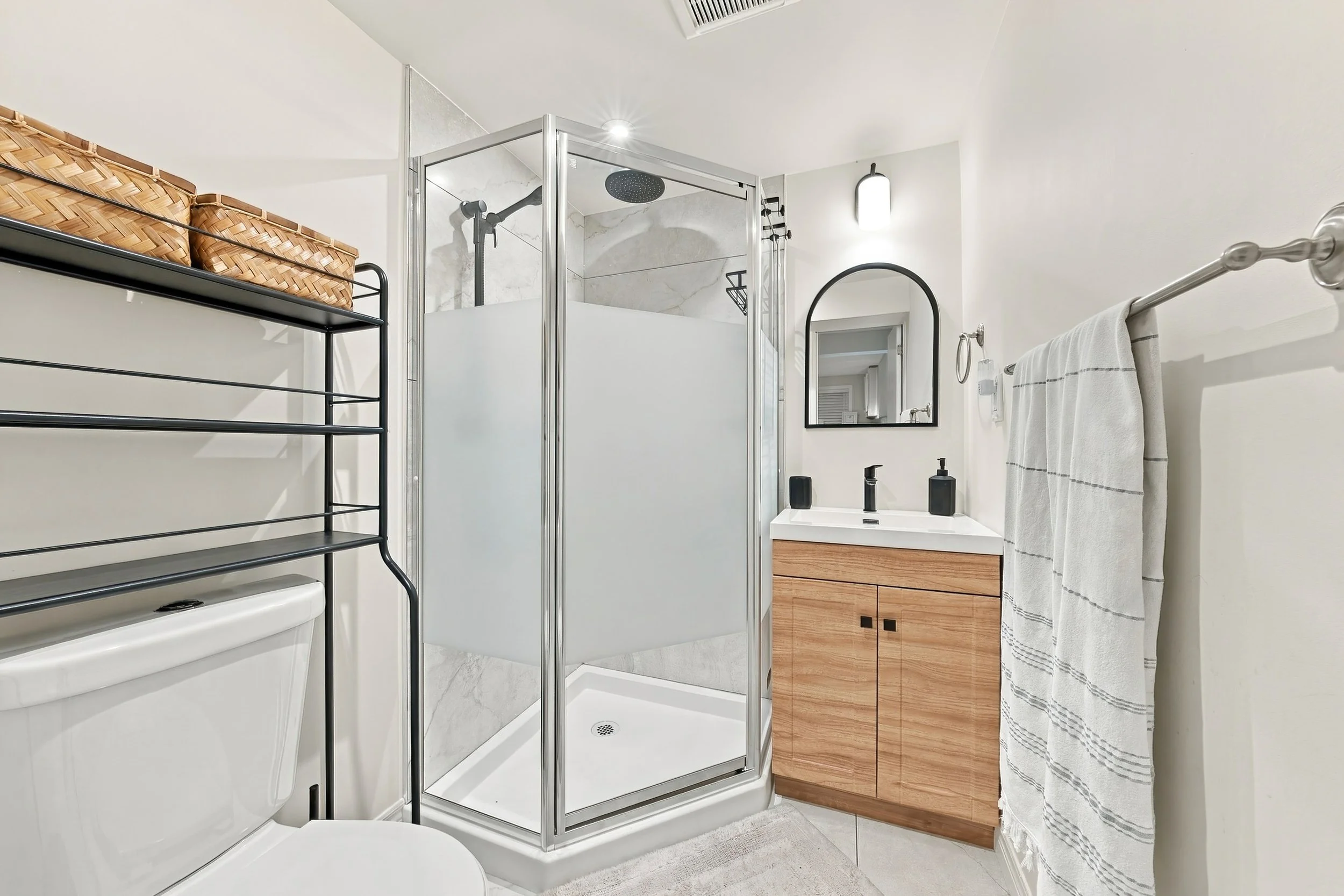 28 - 429 Limeridge Rd W, Hamilton.jpg