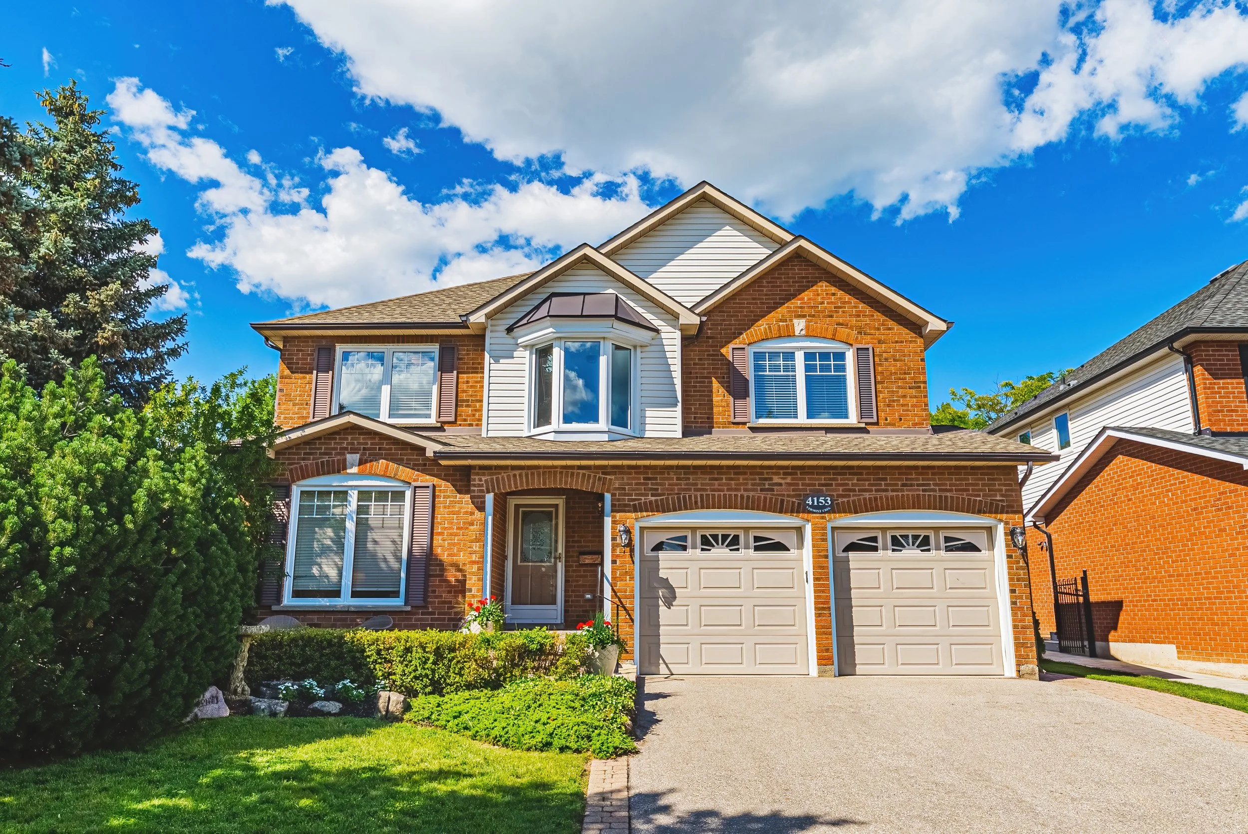 4 - 4153 Vermont Cres, Burlington.jpg