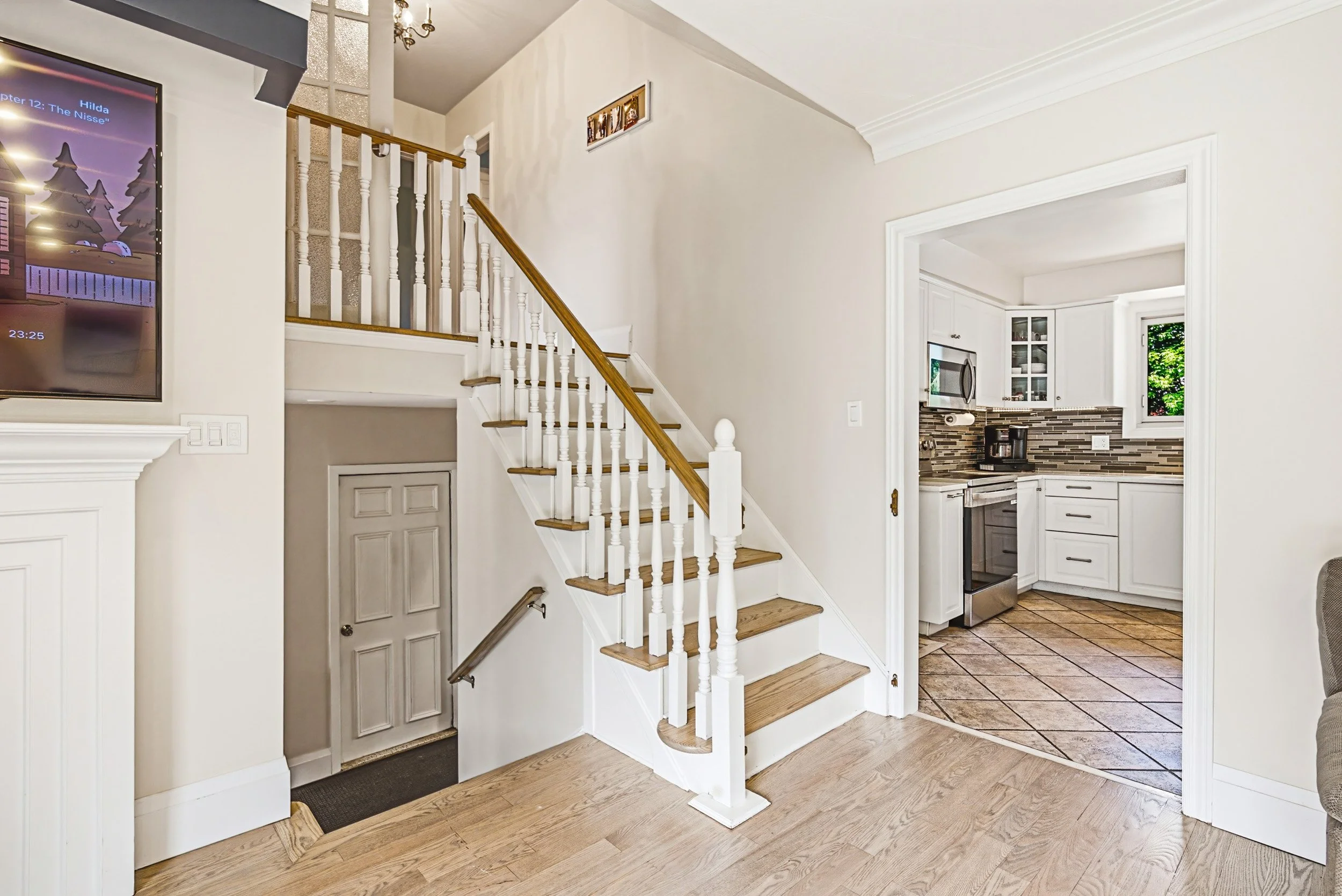 18 - 364 Fennell Ave W, Hamilton.jpg