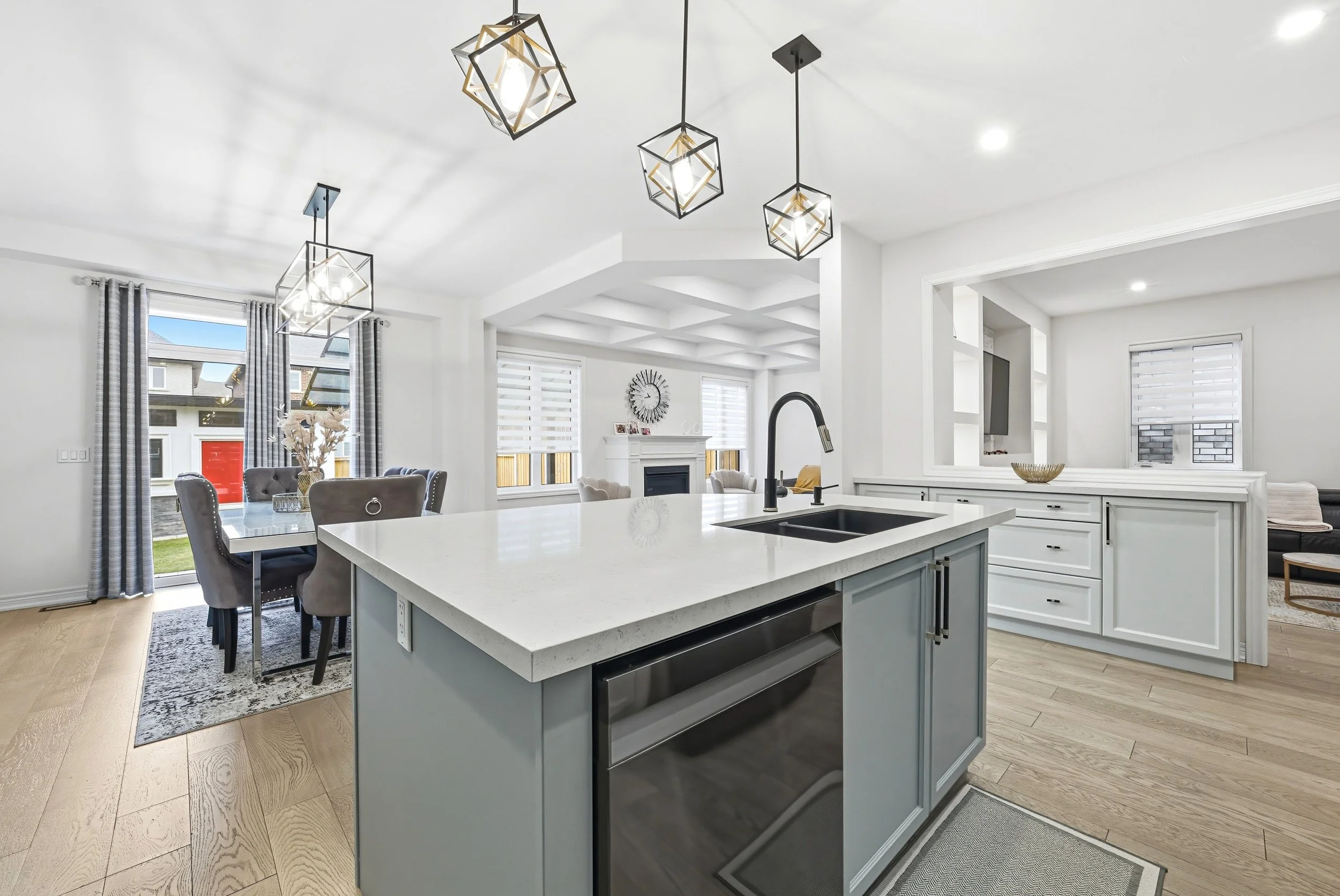 14 - 90 Robertson Rd, Ancaster.jpg