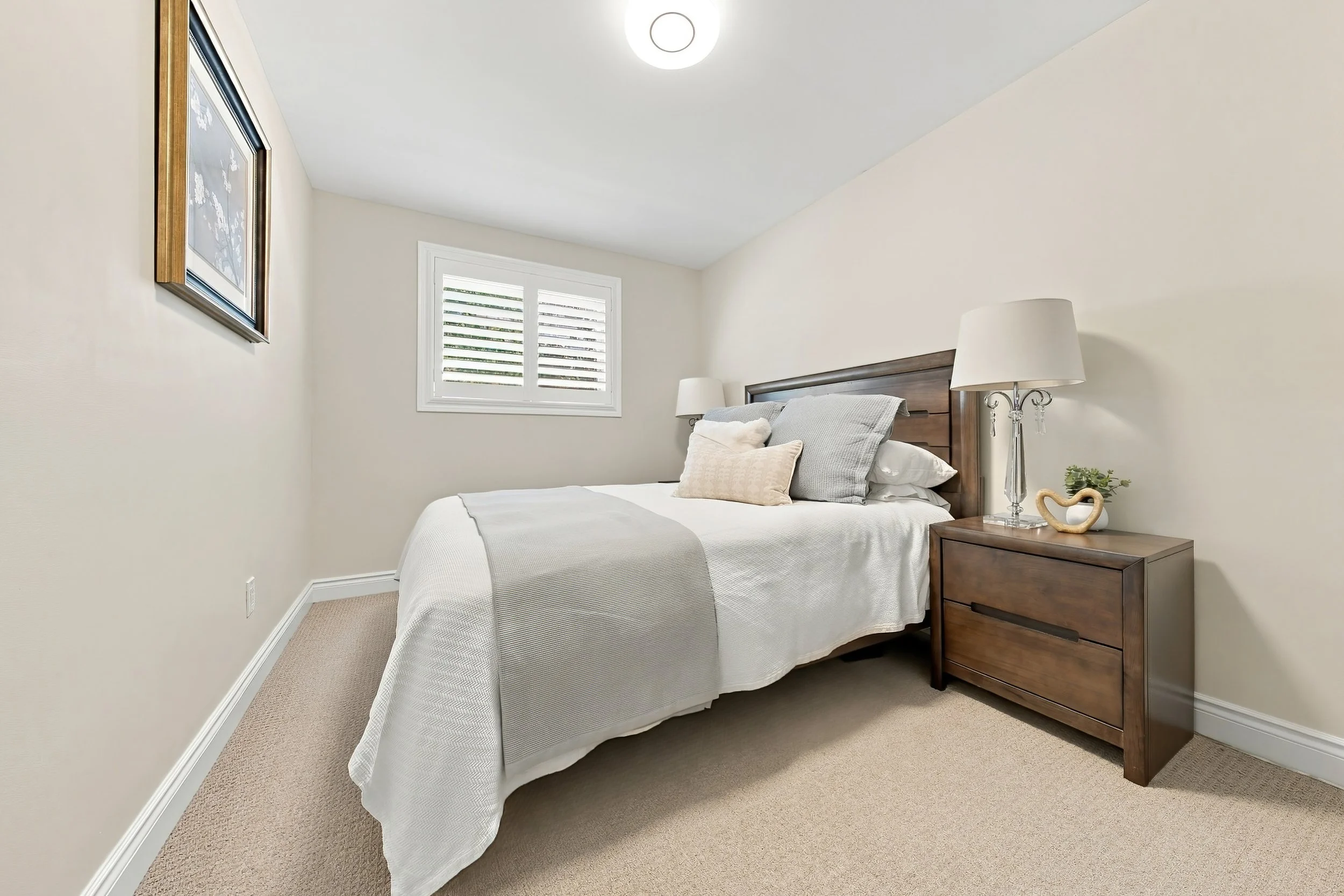 21 - 2231 Urwin Cres, Oakville.jpg