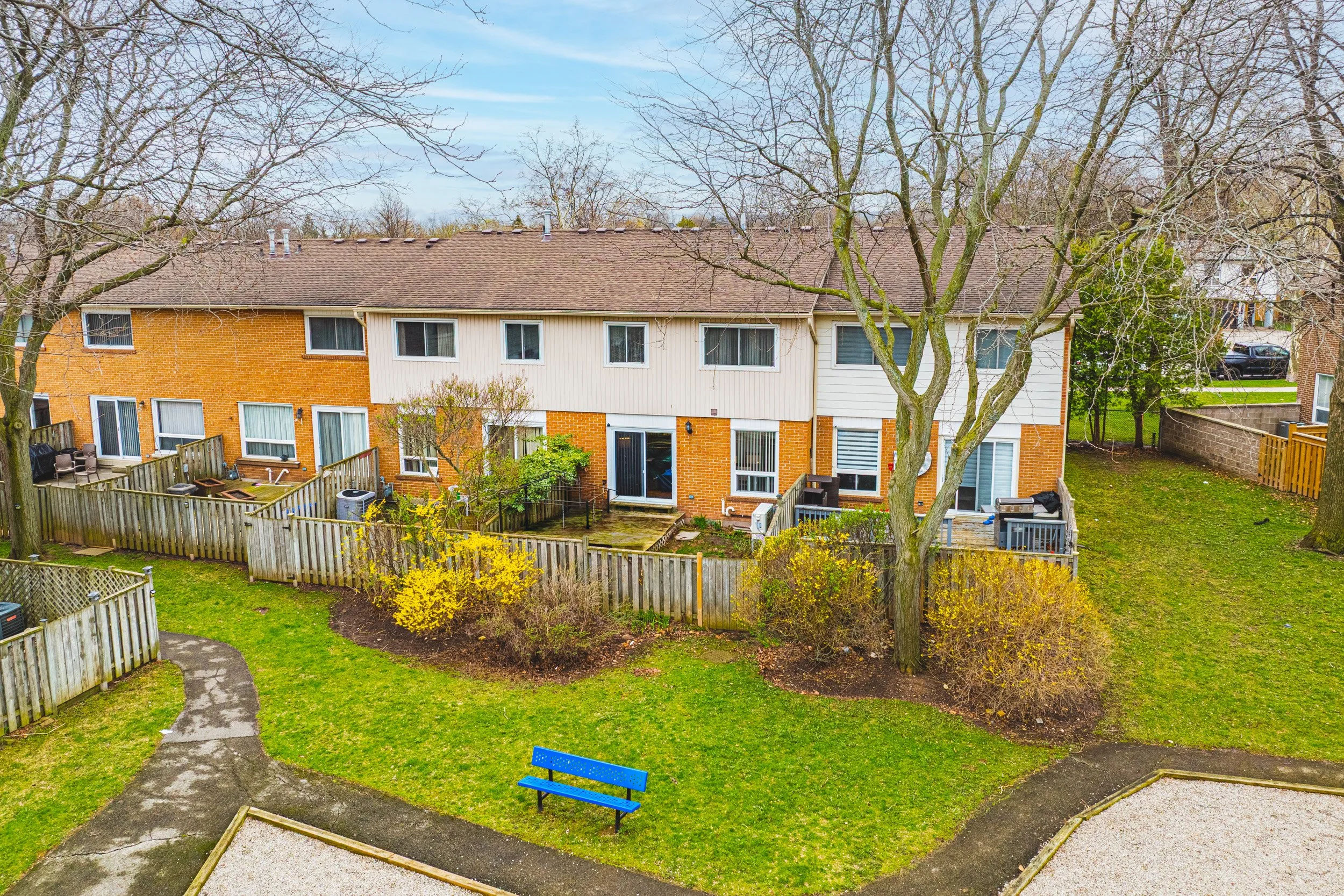 32 - 1576 Newlands Cres #60, Burlington.jpg