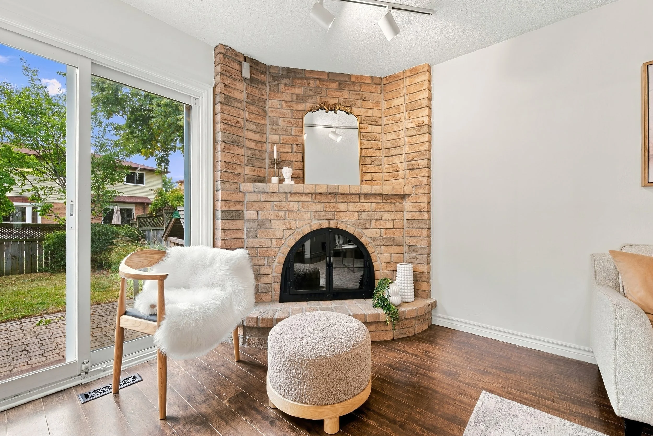 14 - 3453 Hannibal Rd, Burlington.jpg