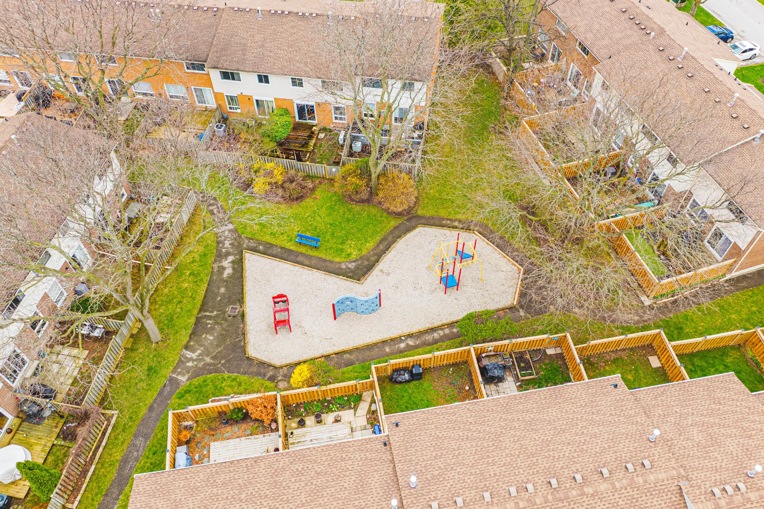 37 - 1576 Newlands Cres #60, Burlington.jpg