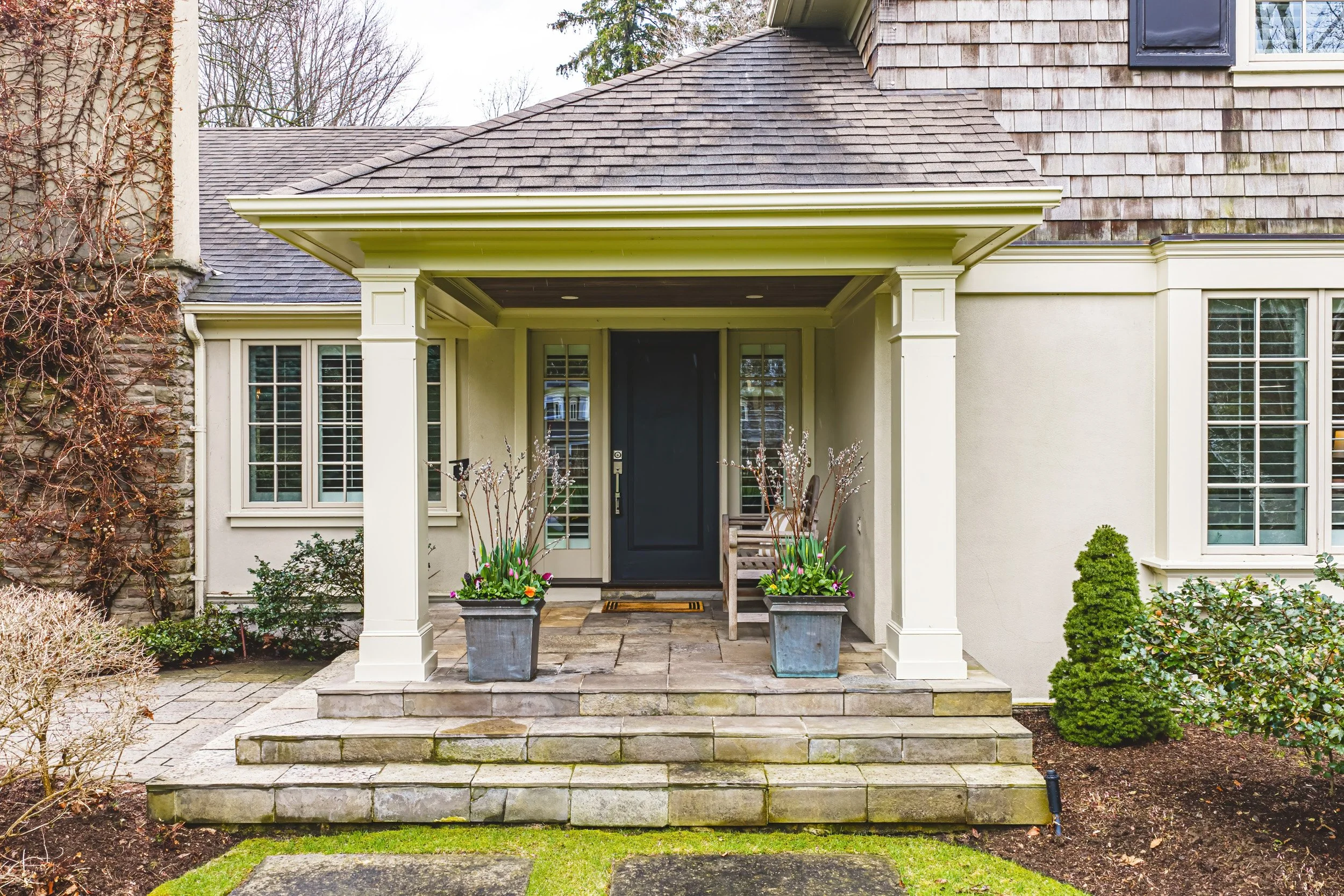 5 - 7 Colonial Cres, Oakville.jpg