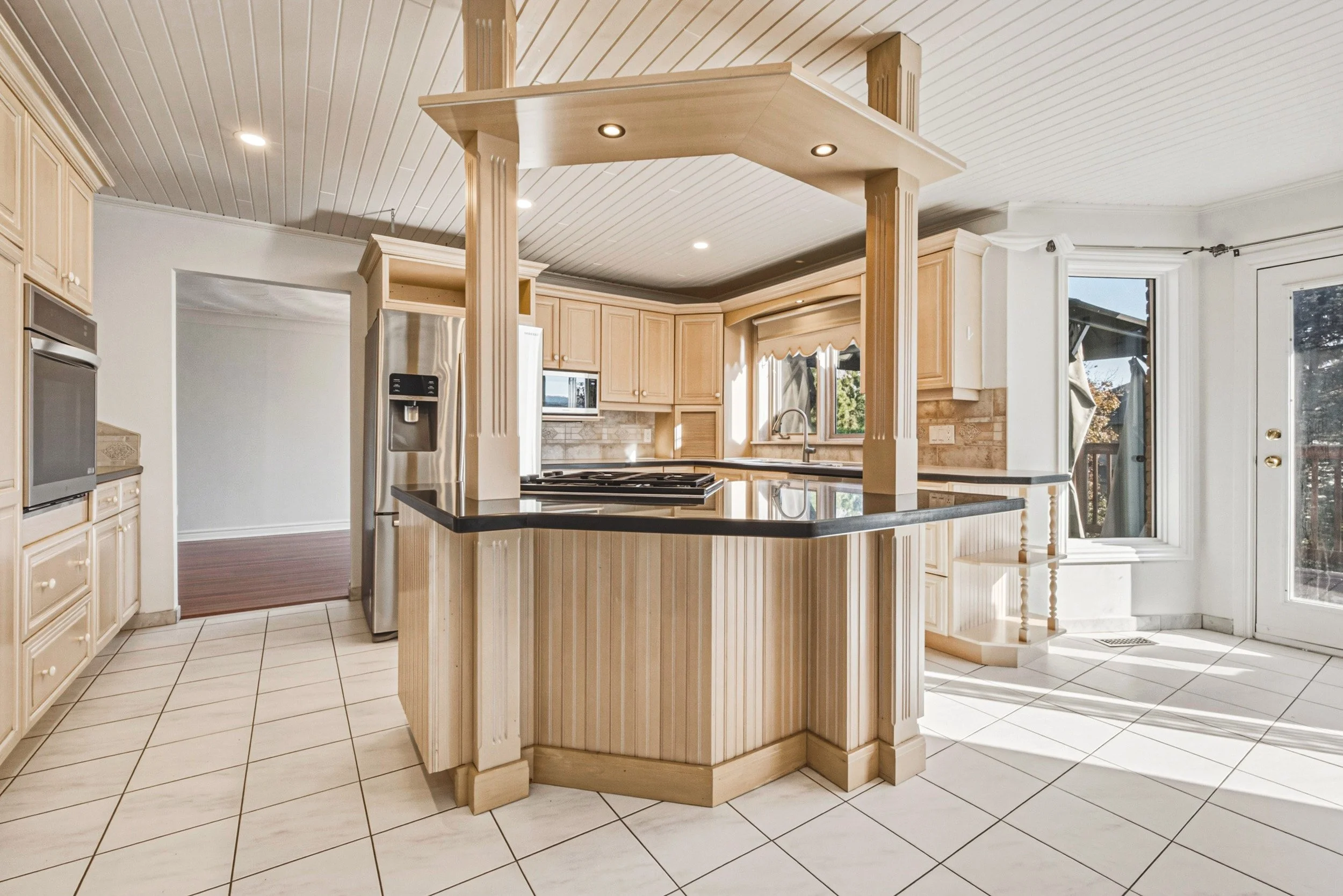 13 - 21 Moss Blvd, Dundas.jpg