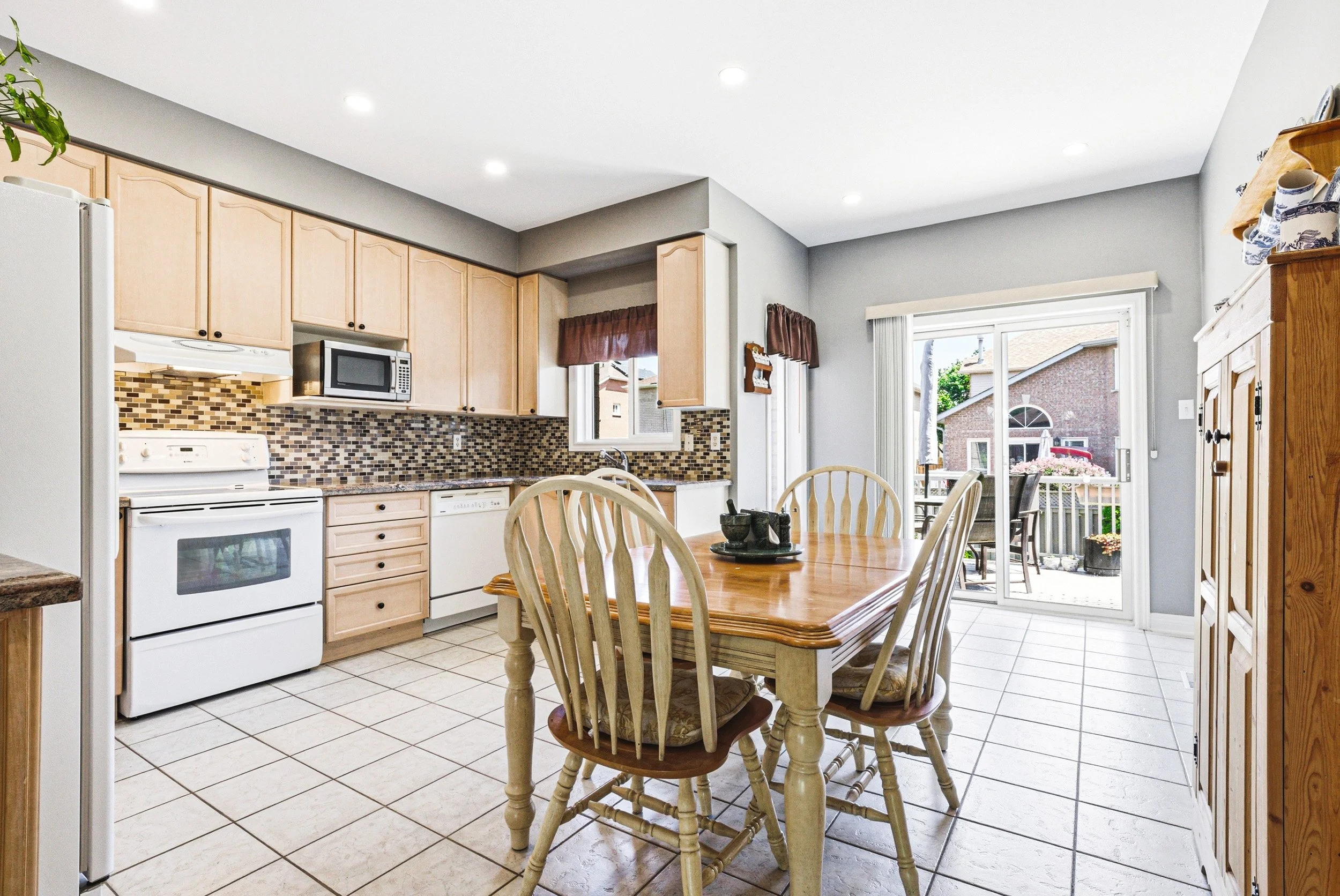 11 - 105 Pinebrook Cir, Caledon.jpg