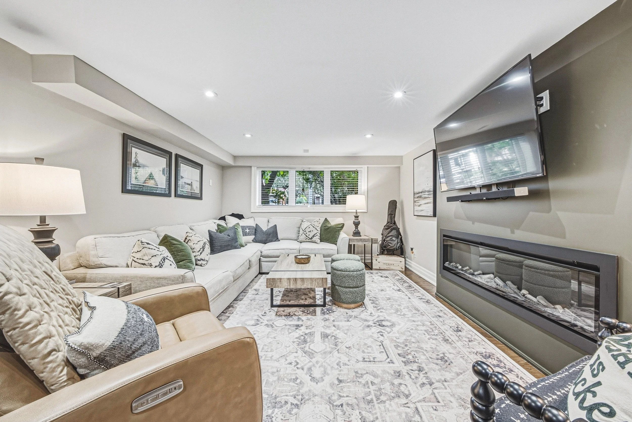29 - 581 Holly Hill Cres, Burlington.jpg
