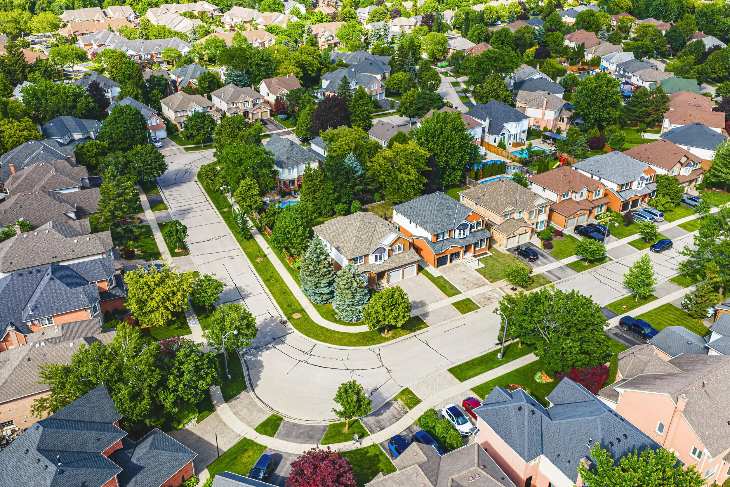 1 - 4153 Vermont Cres, Burlington.jpg