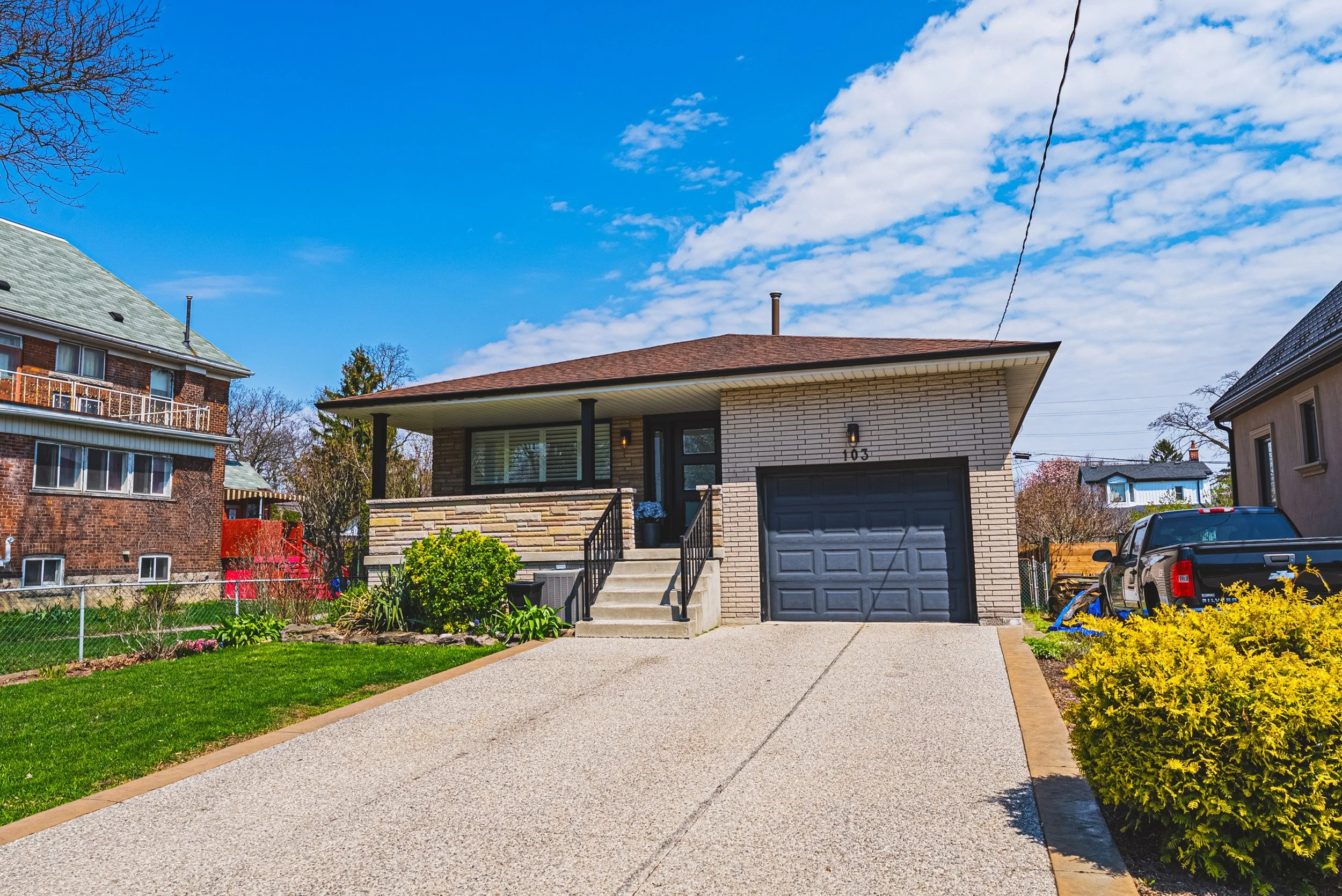 2 - 103 Empress Ave, Hamilton.jpg