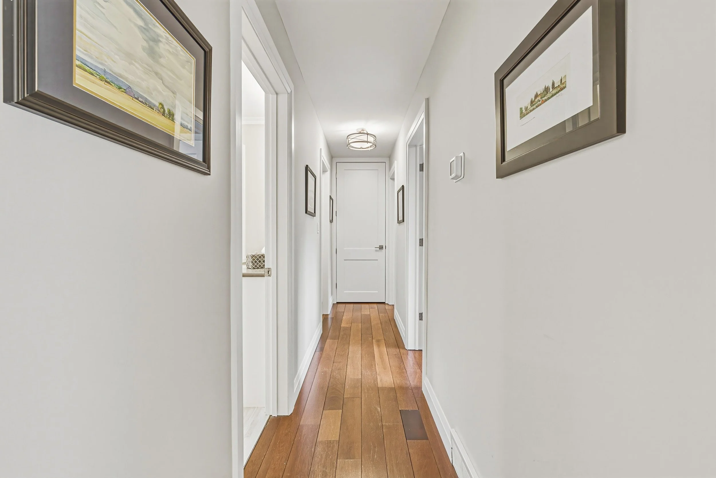 21 - 4897 Victoria Ave N, Vineland Station.jpg