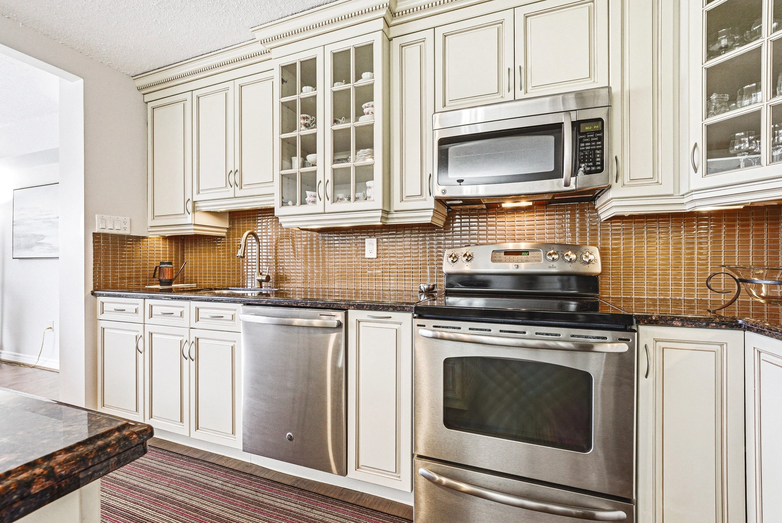13 - 2055 Upper Middle Rd #901, Burlington.jpg