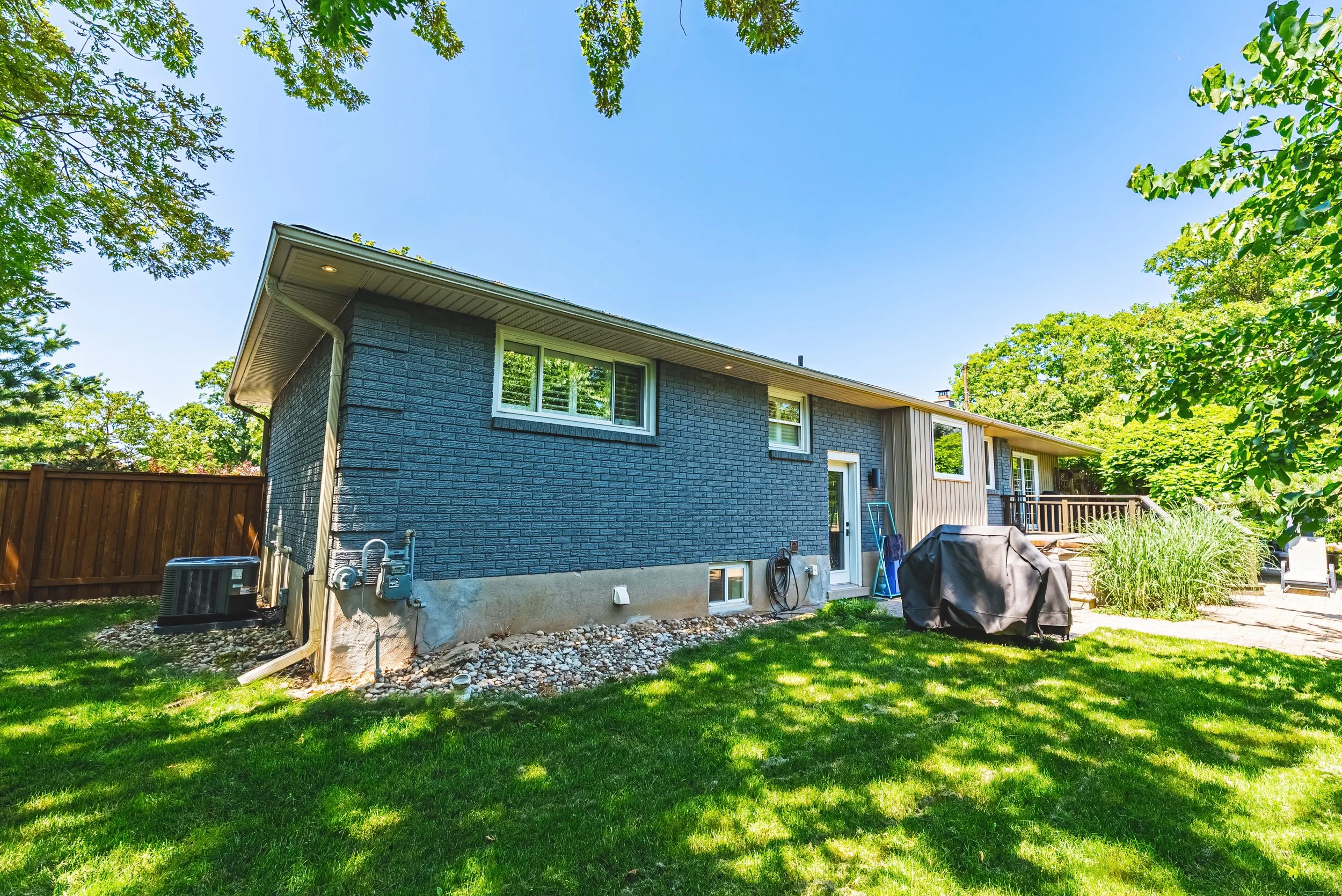 42 - 3384 Manfred Dr, Burlington.jpg